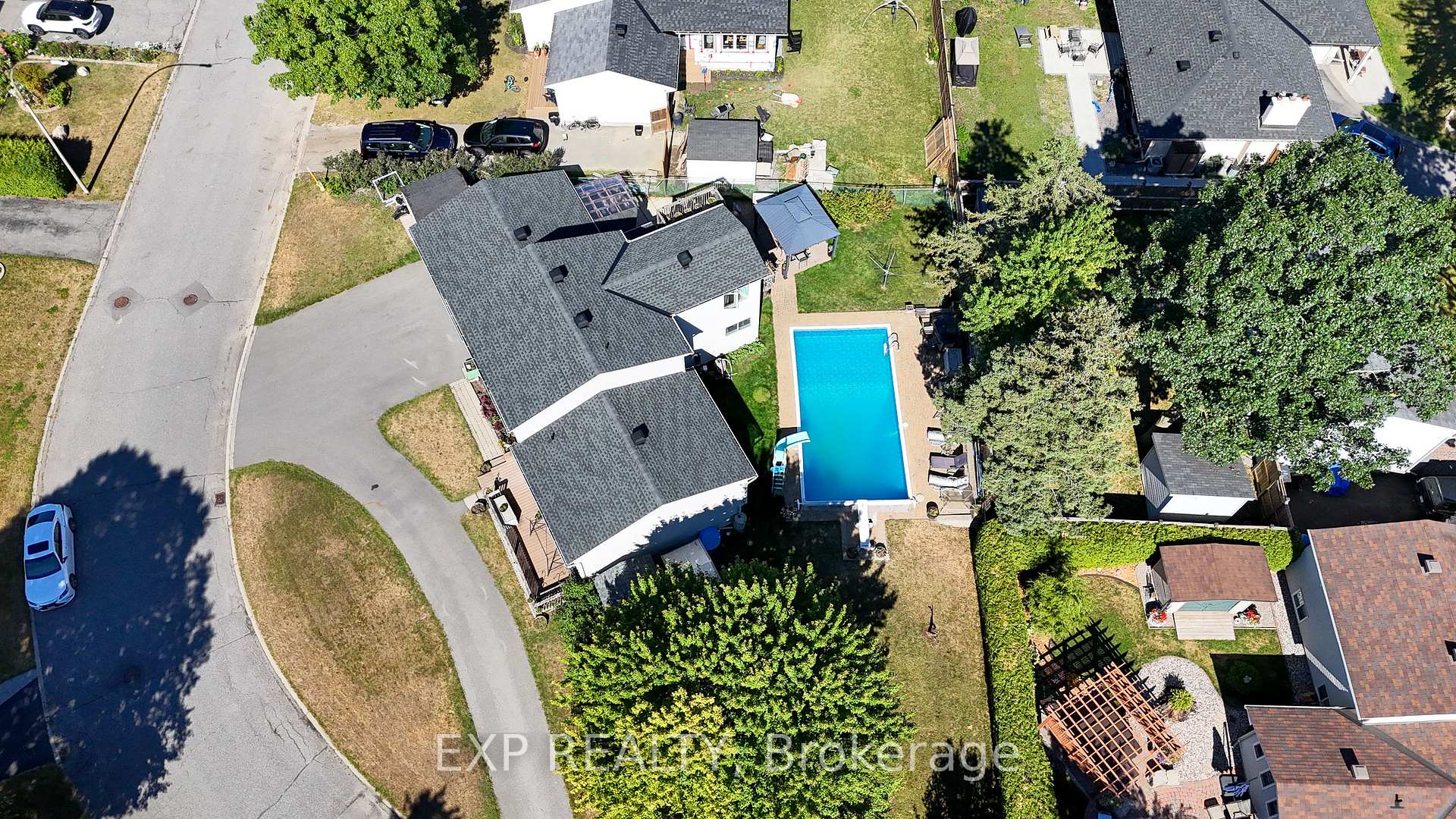 Photo 41 of 36 Keewatin Crescent, Ottawa, Borden Farm/Stewart Farm/Carleton Heights/Parkwood Hills — HOMEH