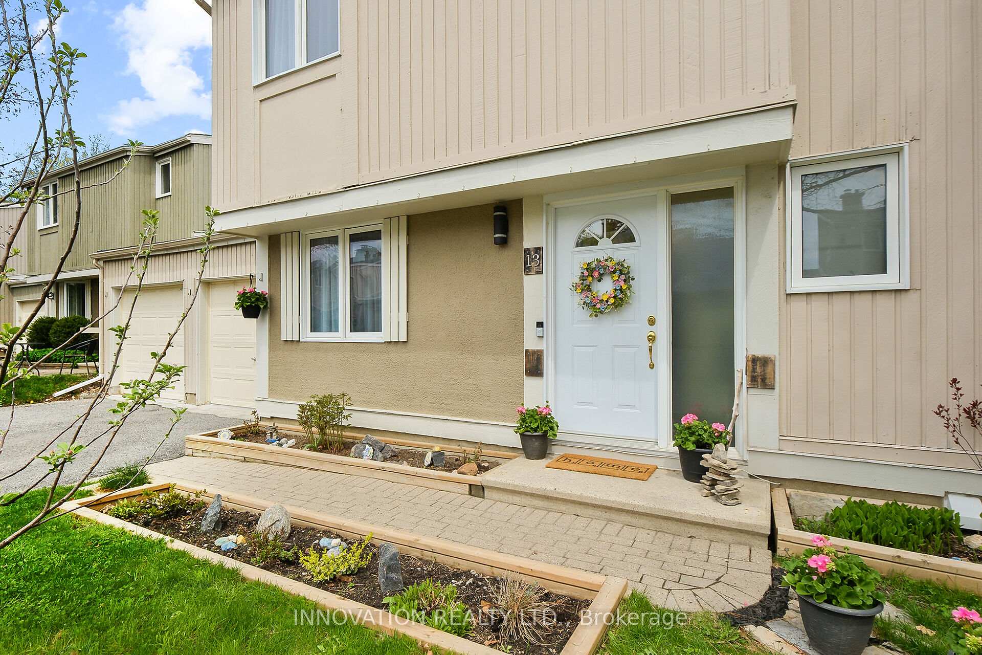 Photo 2 of 13 Jackson Court, Ottawa, Kanata - Beaverbrook — HOMEH