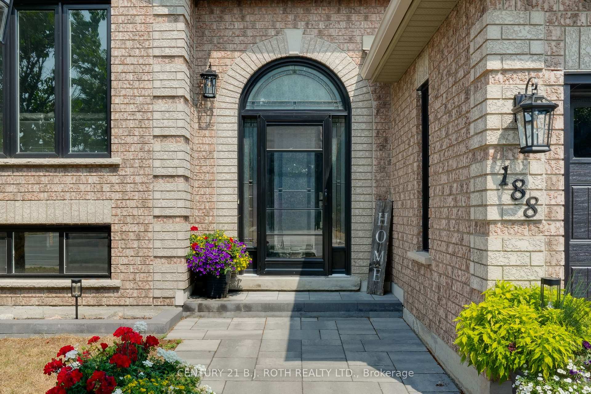 Photo 3 of 188 Mapleton Avenue, Barrie, Holly — HOMEH