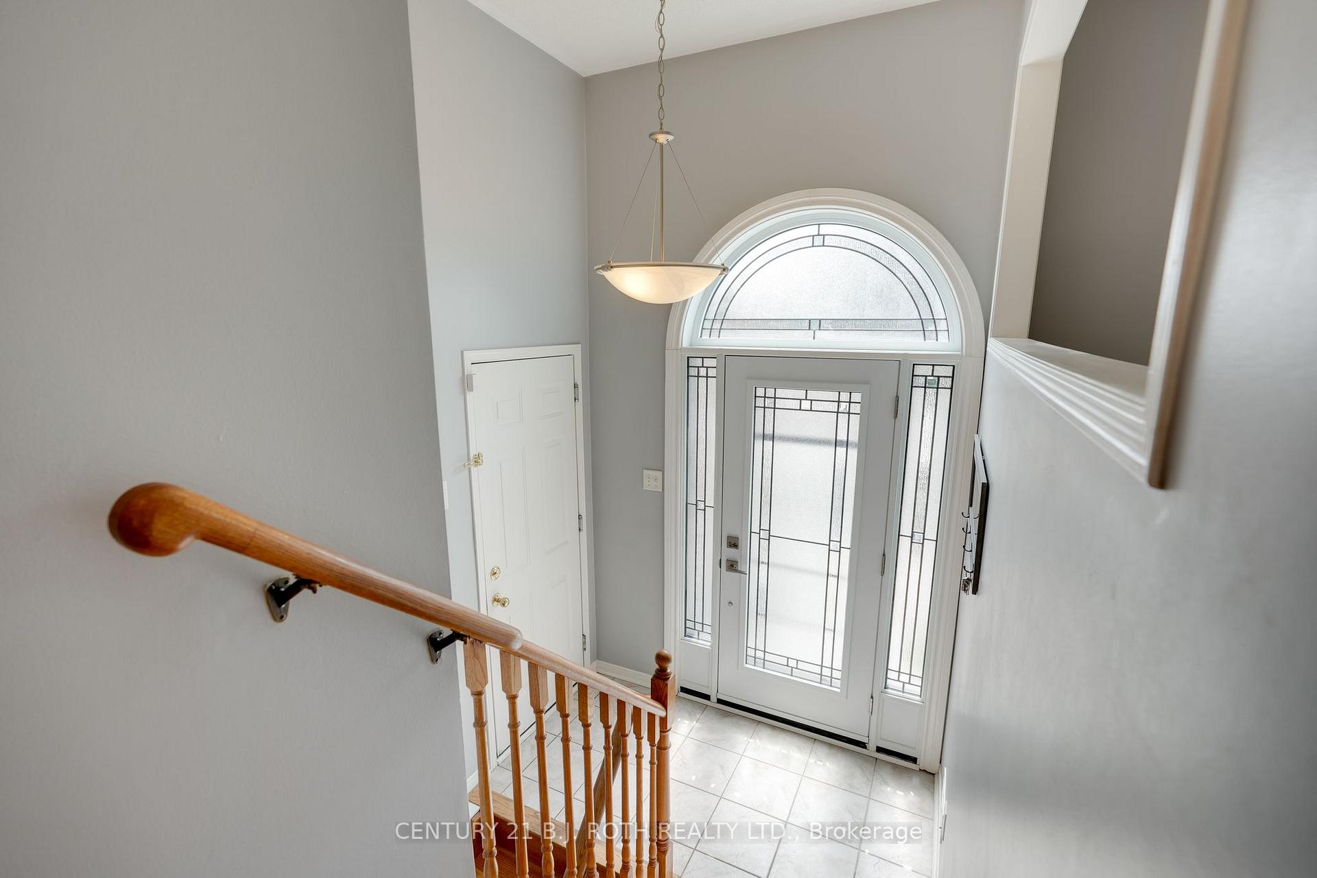 Photo 2 of 188 Mapleton Avenue, Barrie, Holly — HOMEH