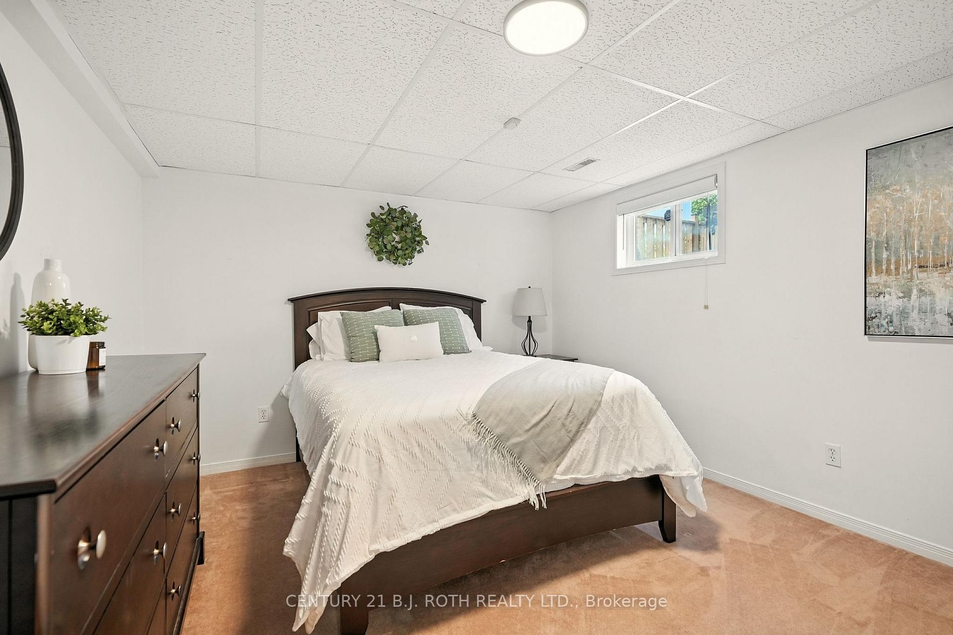 Photo 33 of 188 Mapleton Avenue, Barrie, Holly — HOMEH