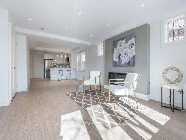 Photo 2 of Unit 2, 52 College View Avenue, Toronto, Yonge-Eglinton — HOMEH