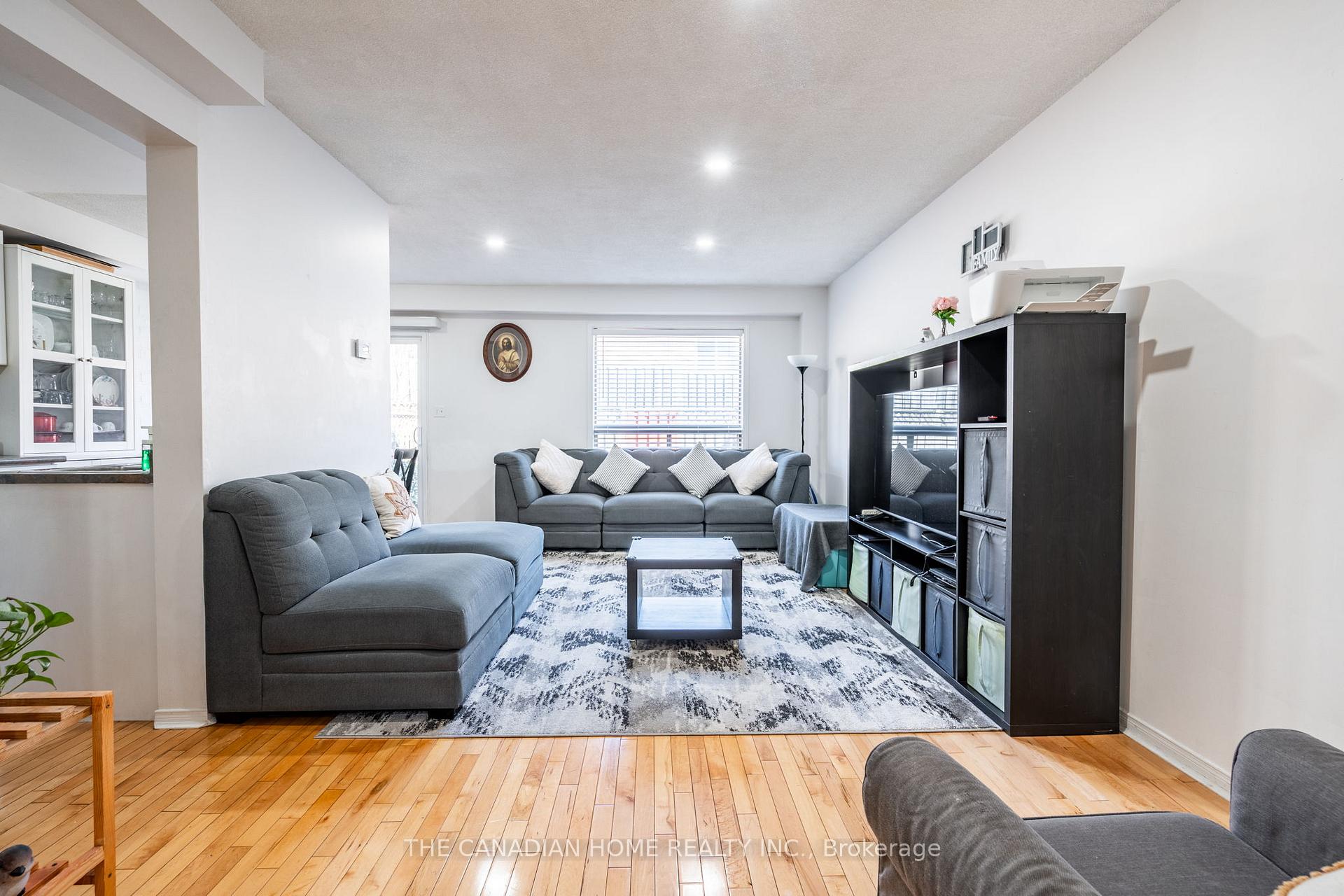 Photo 10 of Unit 10, 1000 Upper Paradise Road, Hamilton, Gurnett — HOMEH