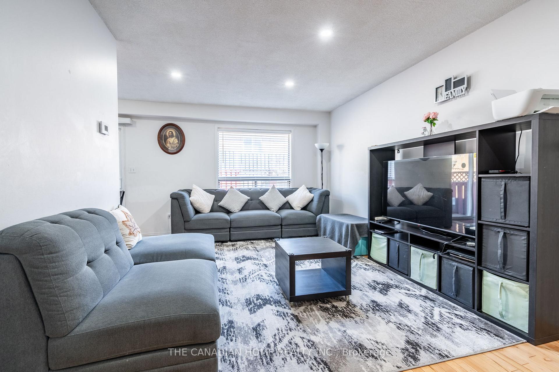 Photo 11 of Unit 10, 1000 Upper Paradise Road, Hamilton, Gurnett — HOMEH