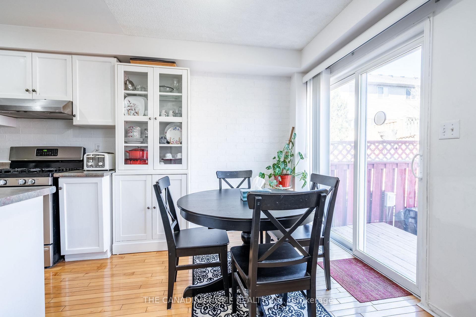 Photo 15 of Unit 10, 1000 Upper Paradise Road, Hamilton, Gurnett — HOMEH