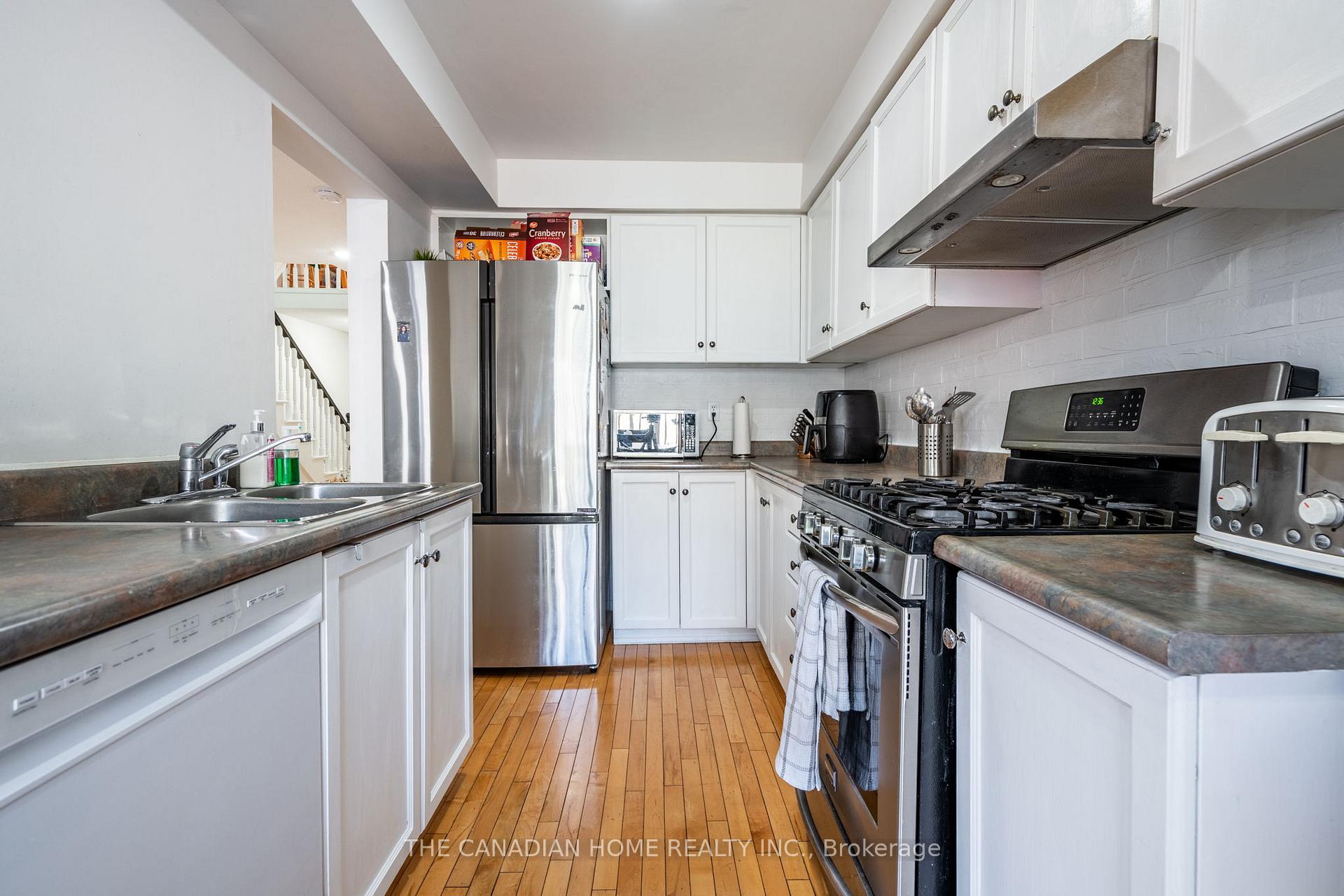 Photo 17 of Unit 10, 1000 Upper Paradise Road, Hamilton, Gurnett — HOMEH