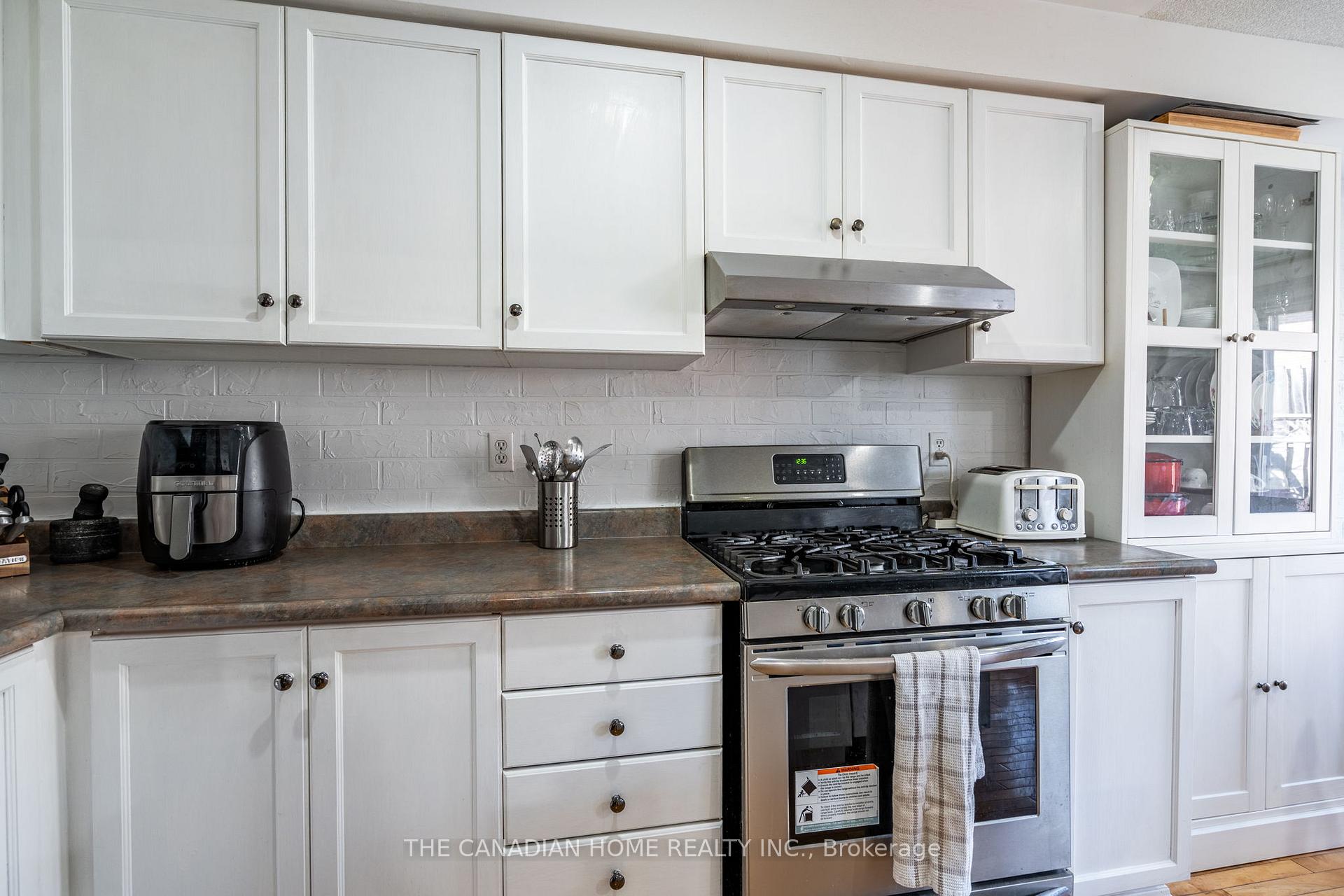Photo 19 of Unit 10, 1000 Upper Paradise Road, Hamilton, Gurnett — HOMEH