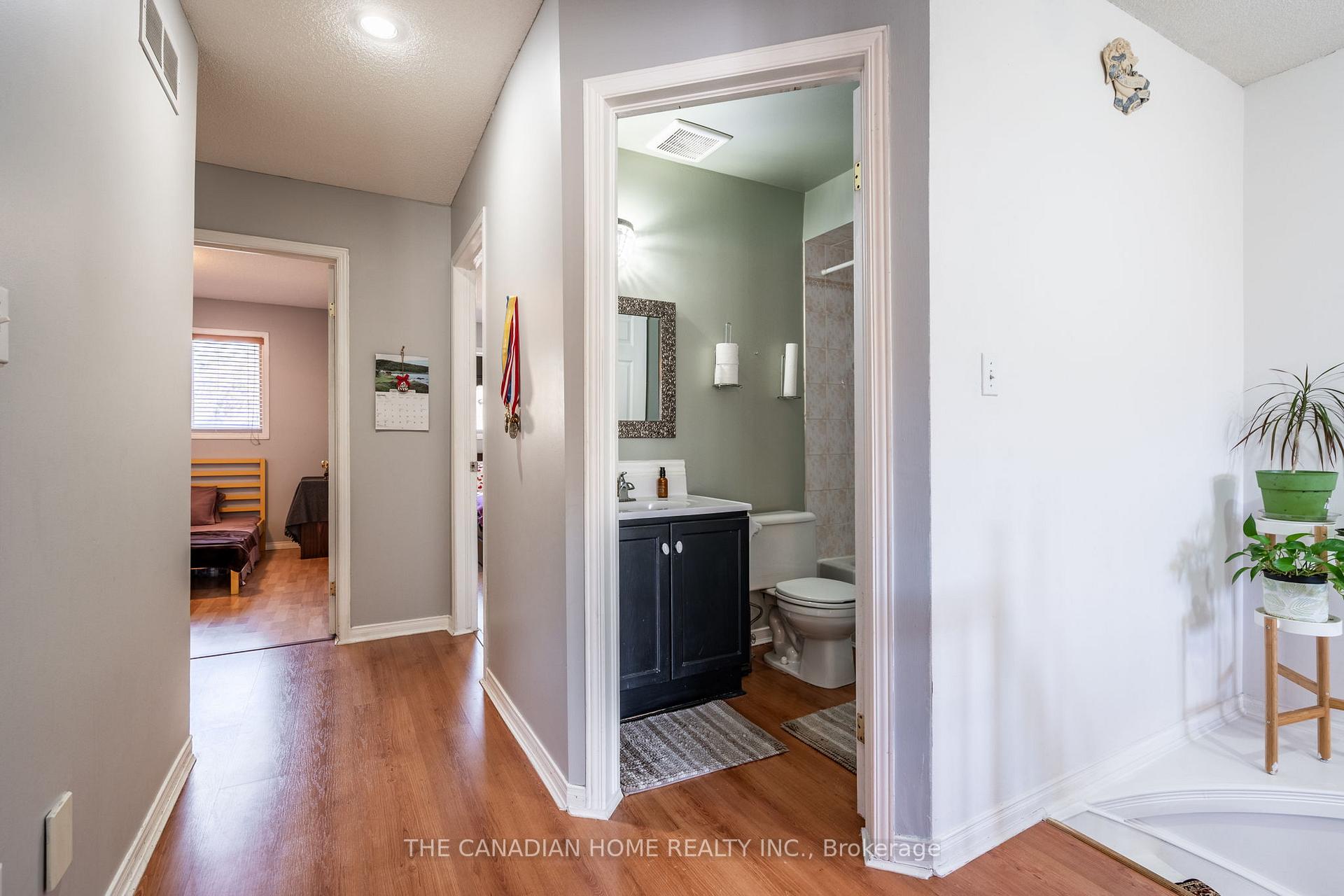 Photo 21 of Unit 10, 1000 Upper Paradise Road, Hamilton, Gurnett — HOMEH