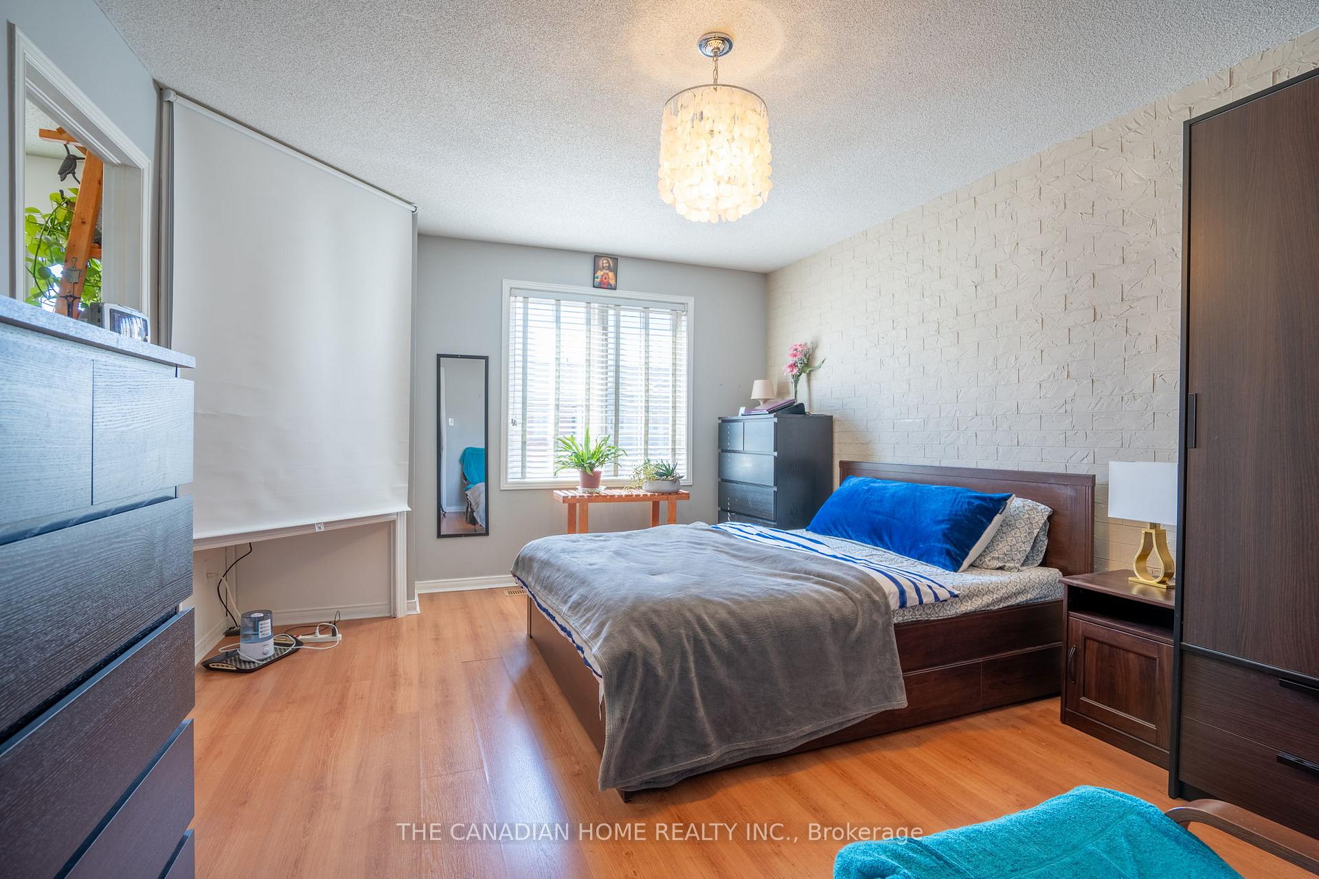 Photo 23 of Unit 10, 1000 Upper Paradise Road, Hamilton, Gurnett — HOMEH
