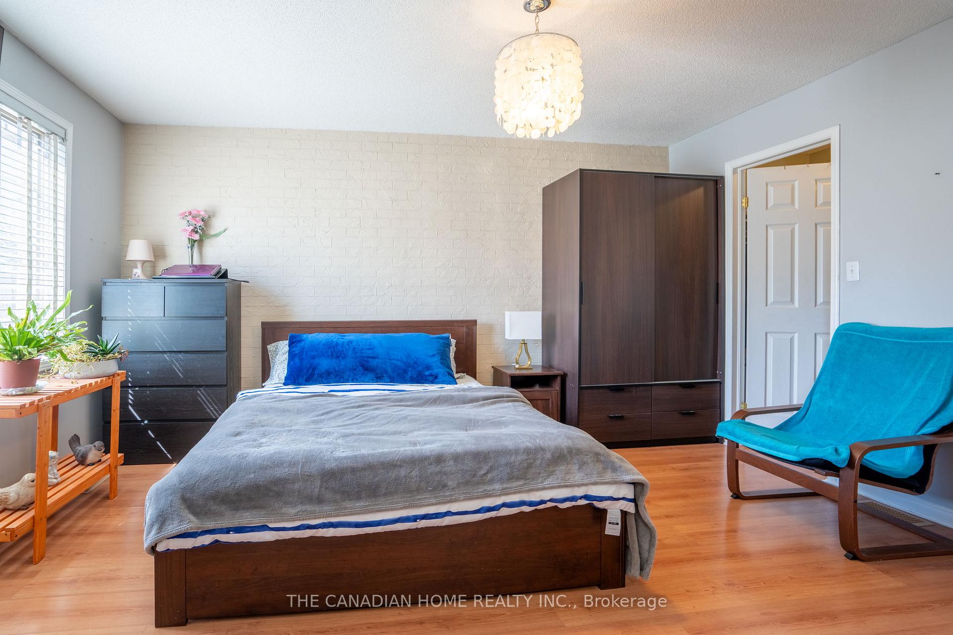 Photo 24 of Unit 10, 1000 Upper Paradise Road, Hamilton, Gurnett — HOMEH