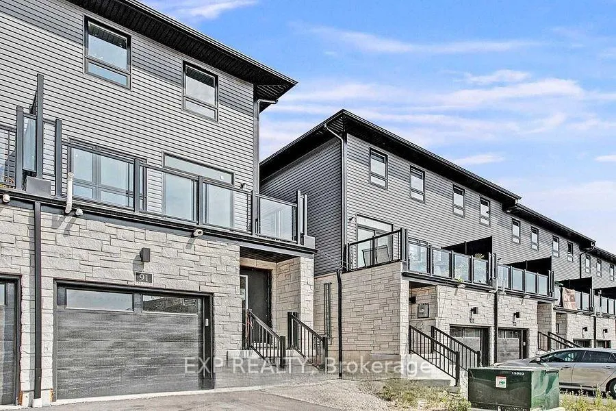 Front of Unit 91, 51 Sparrow Avenue E