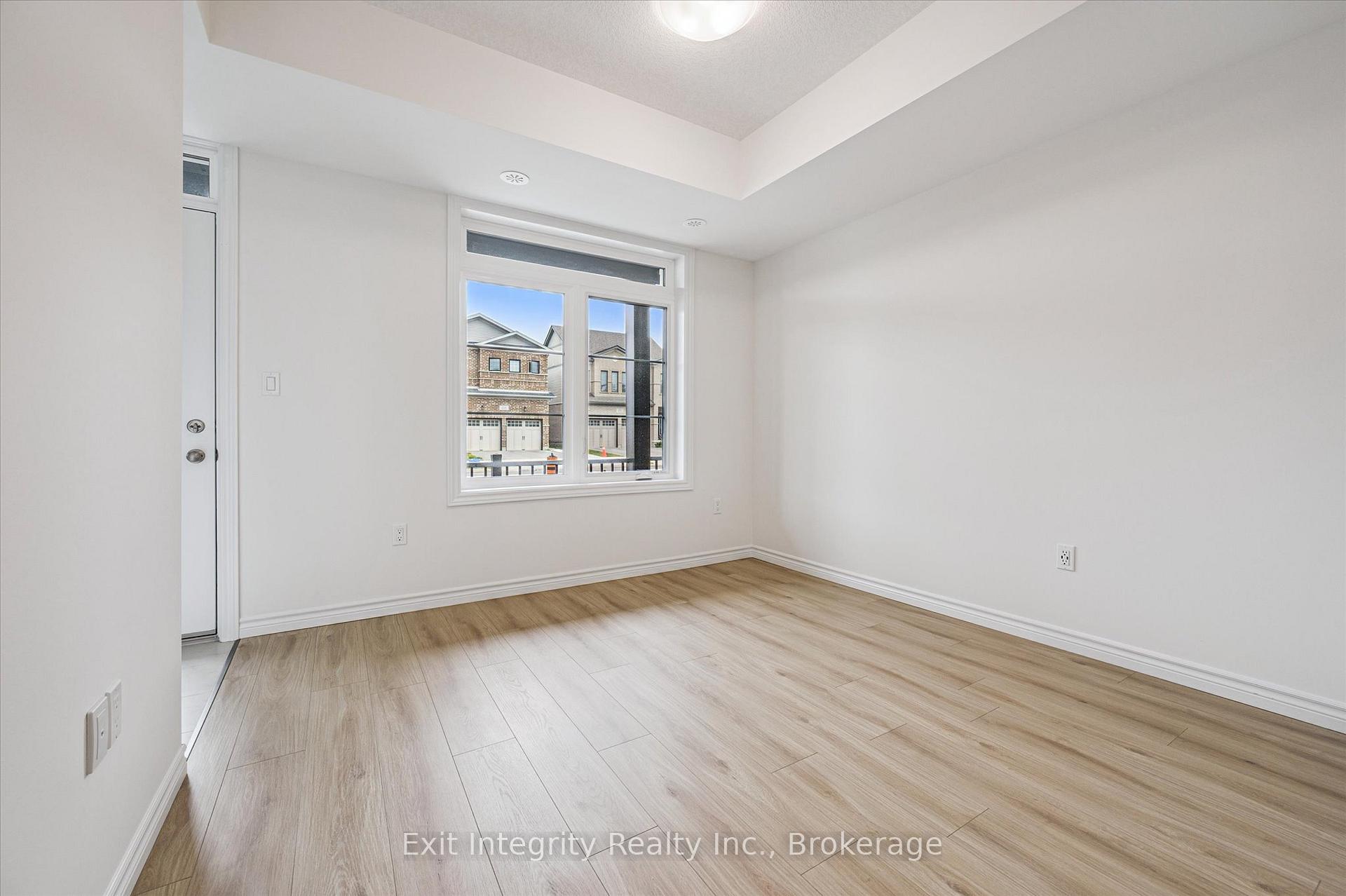 Photo 10 of 49 Lomond Lane, Kitchener — HOMEH
