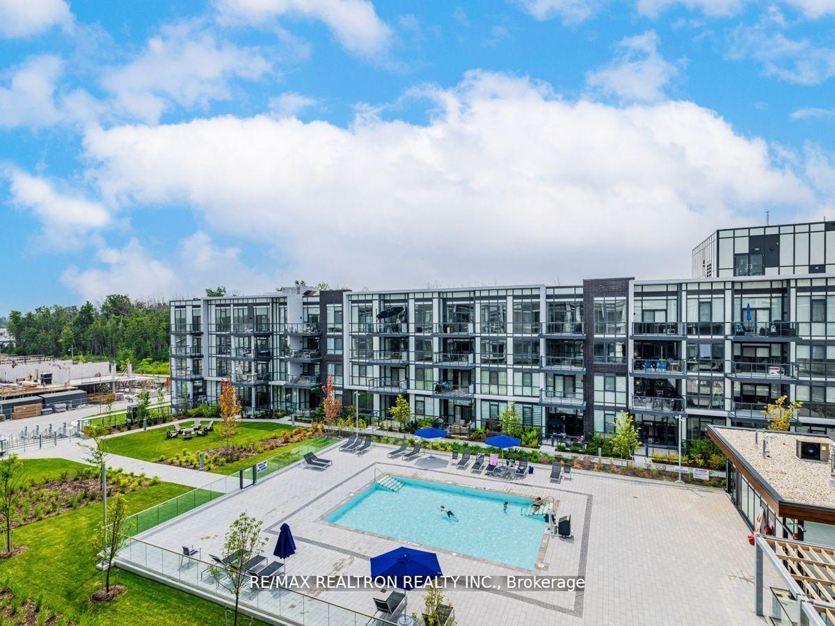 Photo 3 of Unit 424, 415 Sea Ray Avenue, Innisfil, Rural Innisfil — HOMEH