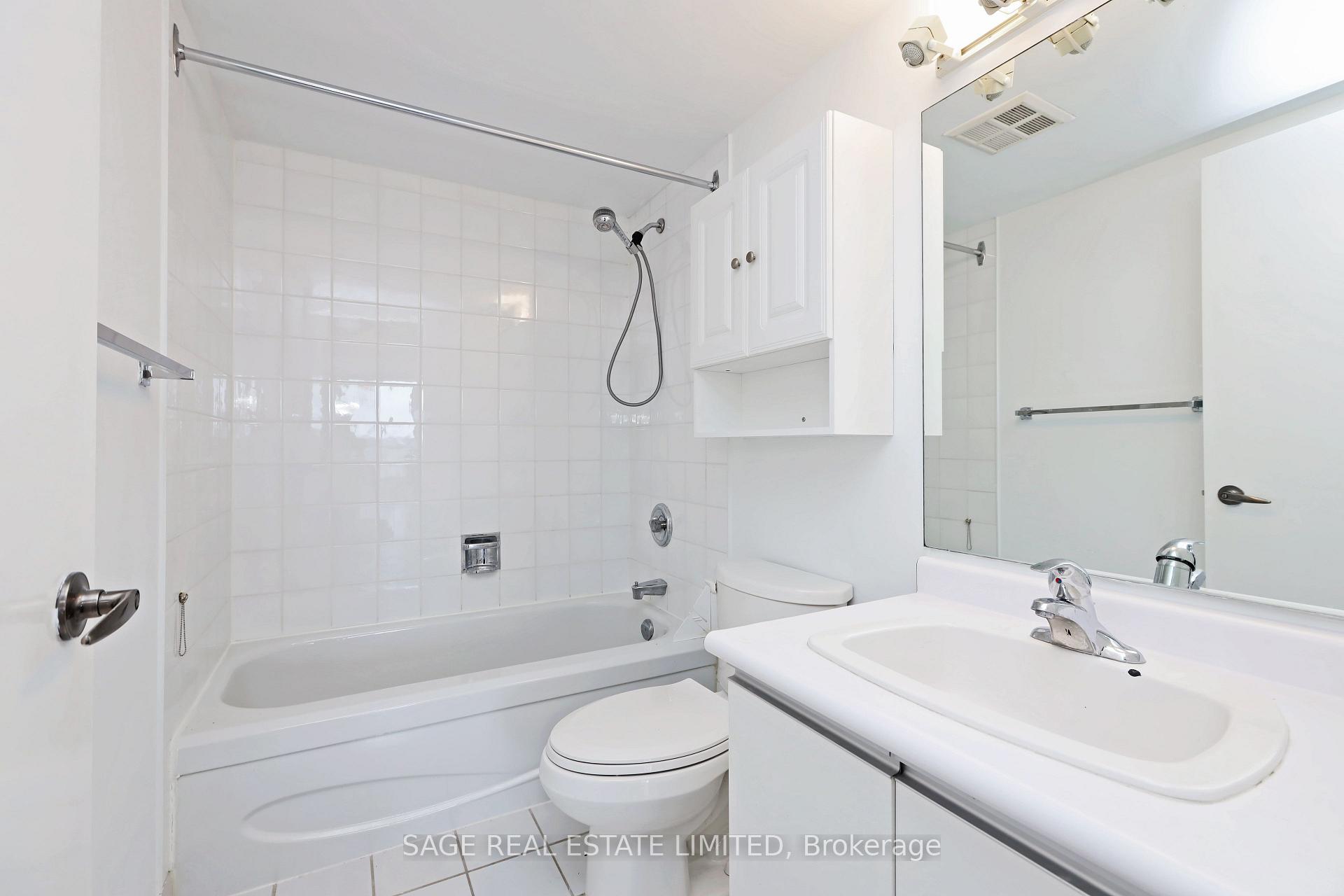 Photo 5 of Unit 1002, 30 Holly Street, Toronto, Mount Pleasant West — HOMEH