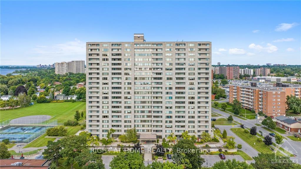Front of Unit 1502, 2625 Regina Street