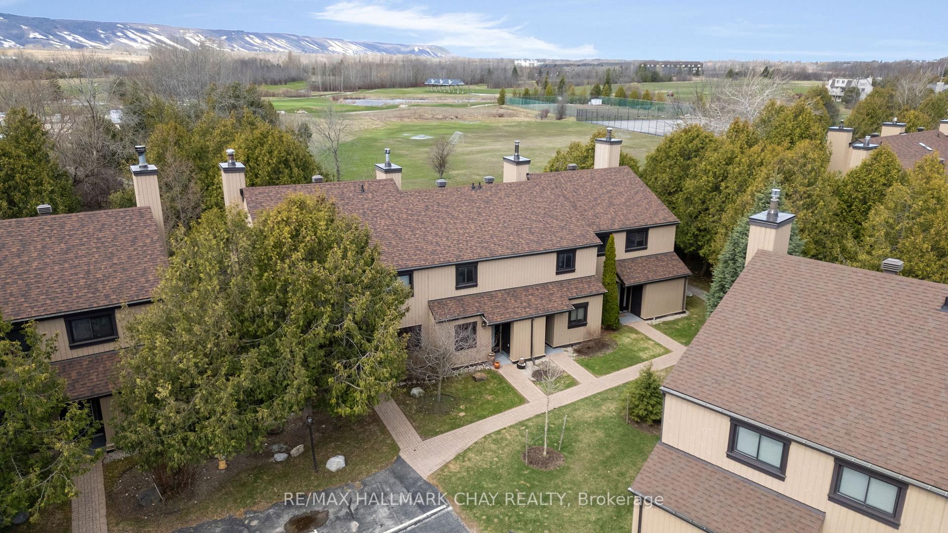 Front of 172 Escarpment Crescent