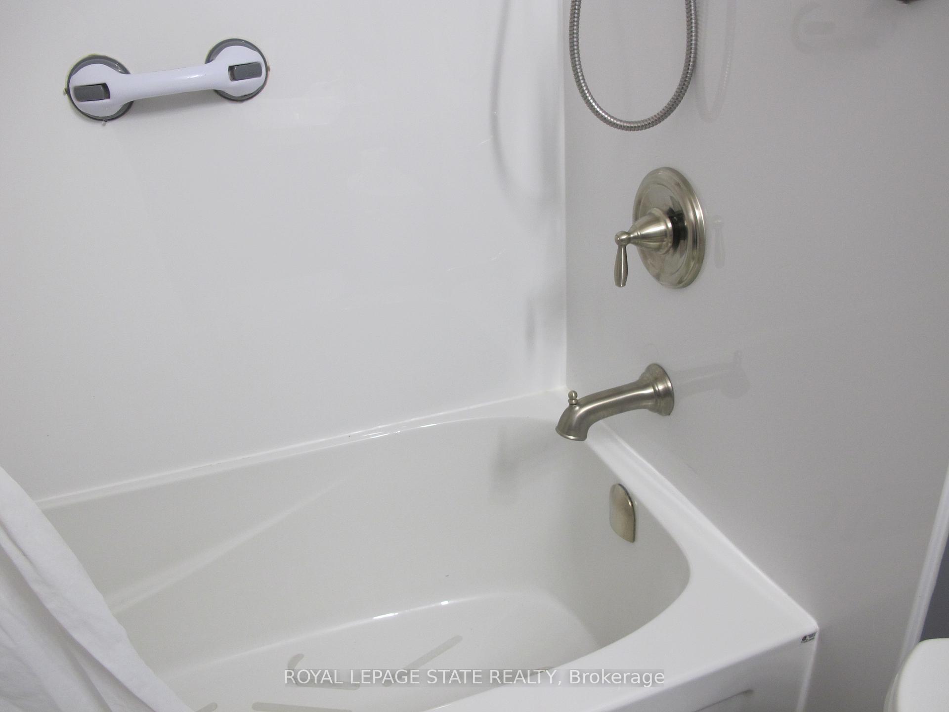 Photo 21 of Unit 6, 60 Rice Avenue, Hamilton, Mountview — HOMEH