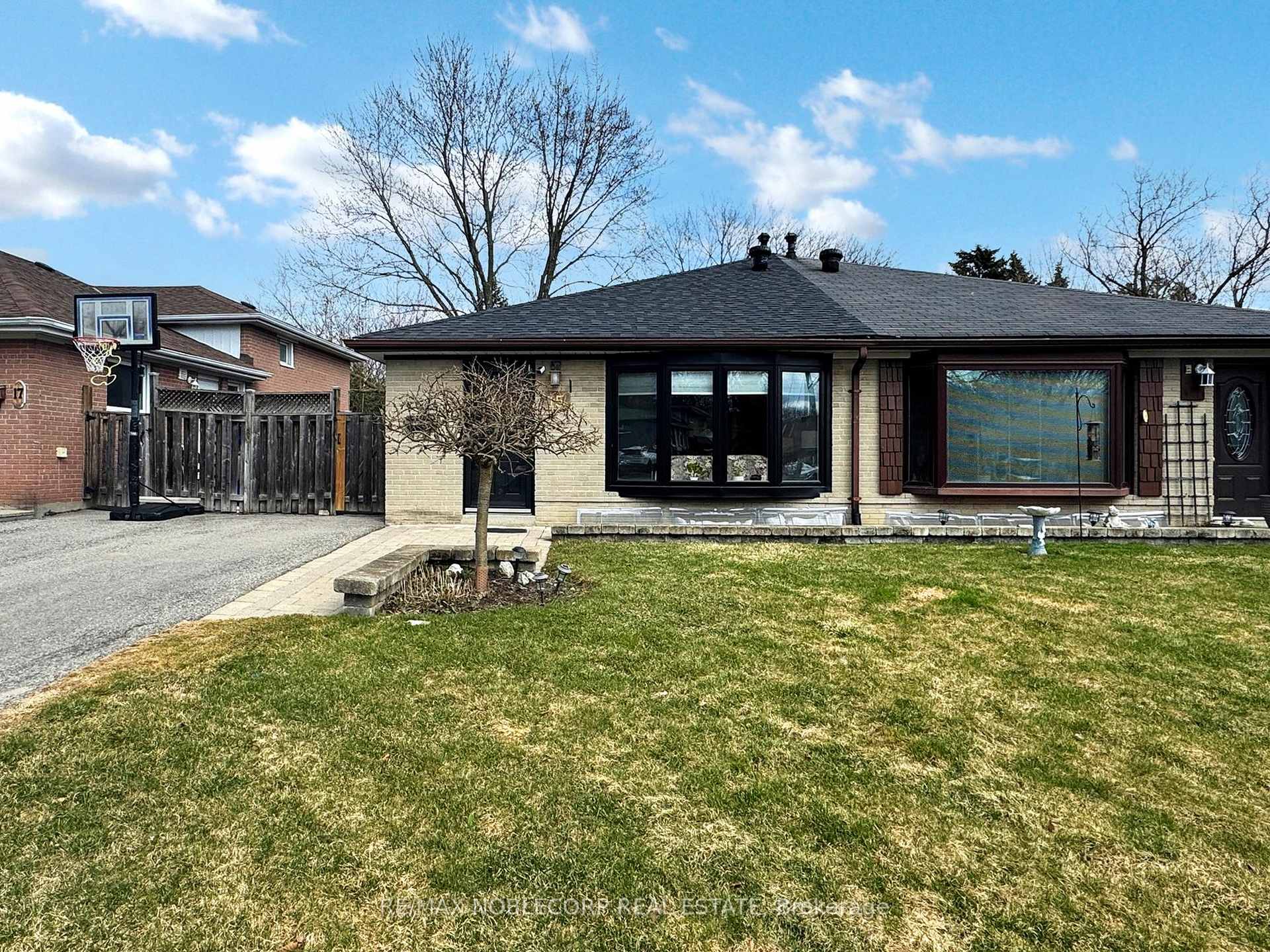 Front of 15 Foreht Crescent