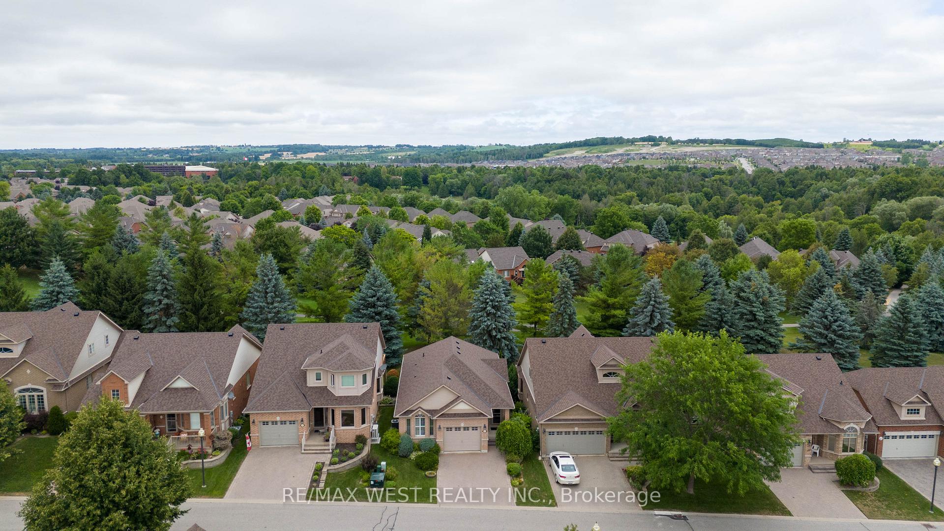 Photo 2 of Unit 31, 113 Sunset Boulevard, New Tecumseth, Rural New Tecumseth — HOMEH
