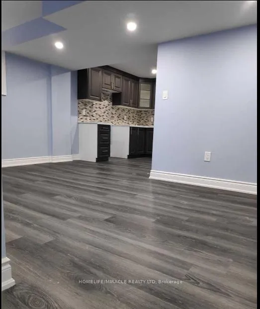 Photo 3 of 12 Manzanita Crescent, Brampton, Northwest Brampton — HOMEH