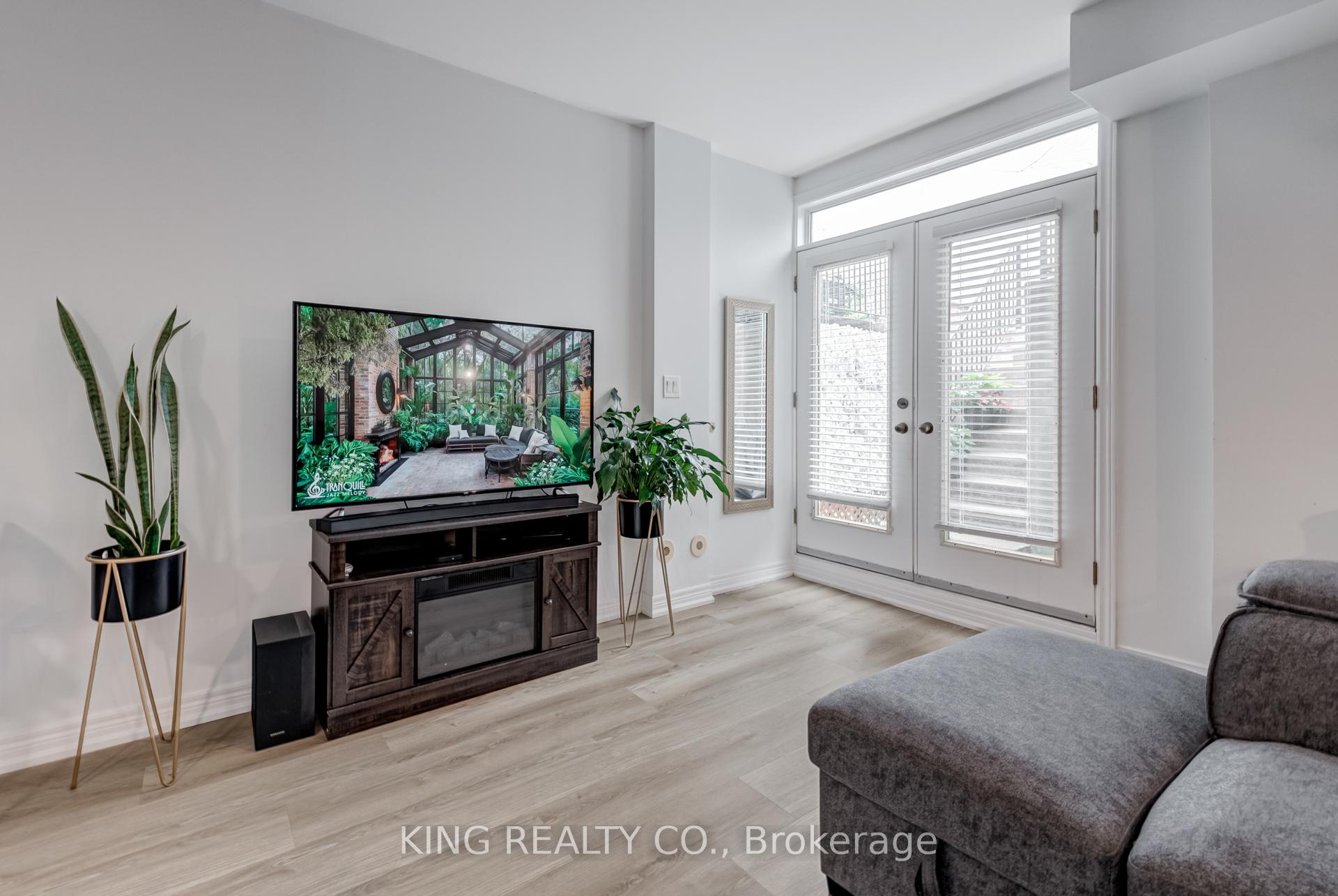 Photo 12 of 98 Connolly Street, Toronto, Weston-Pellam Park — HOMEH