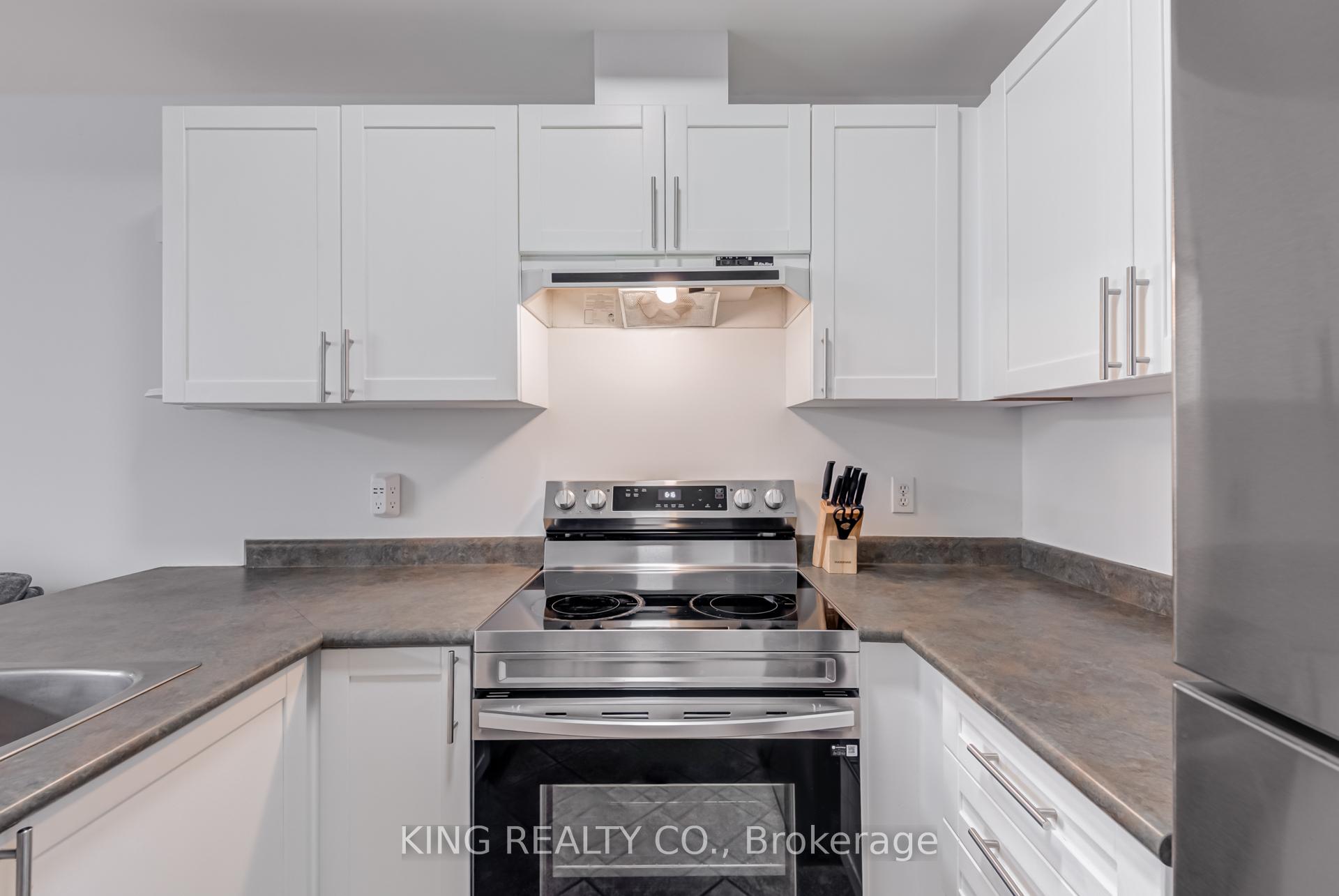 Photo 16 of 98 Connolly Street, Toronto, Weston-Pellam Park — HOMEH