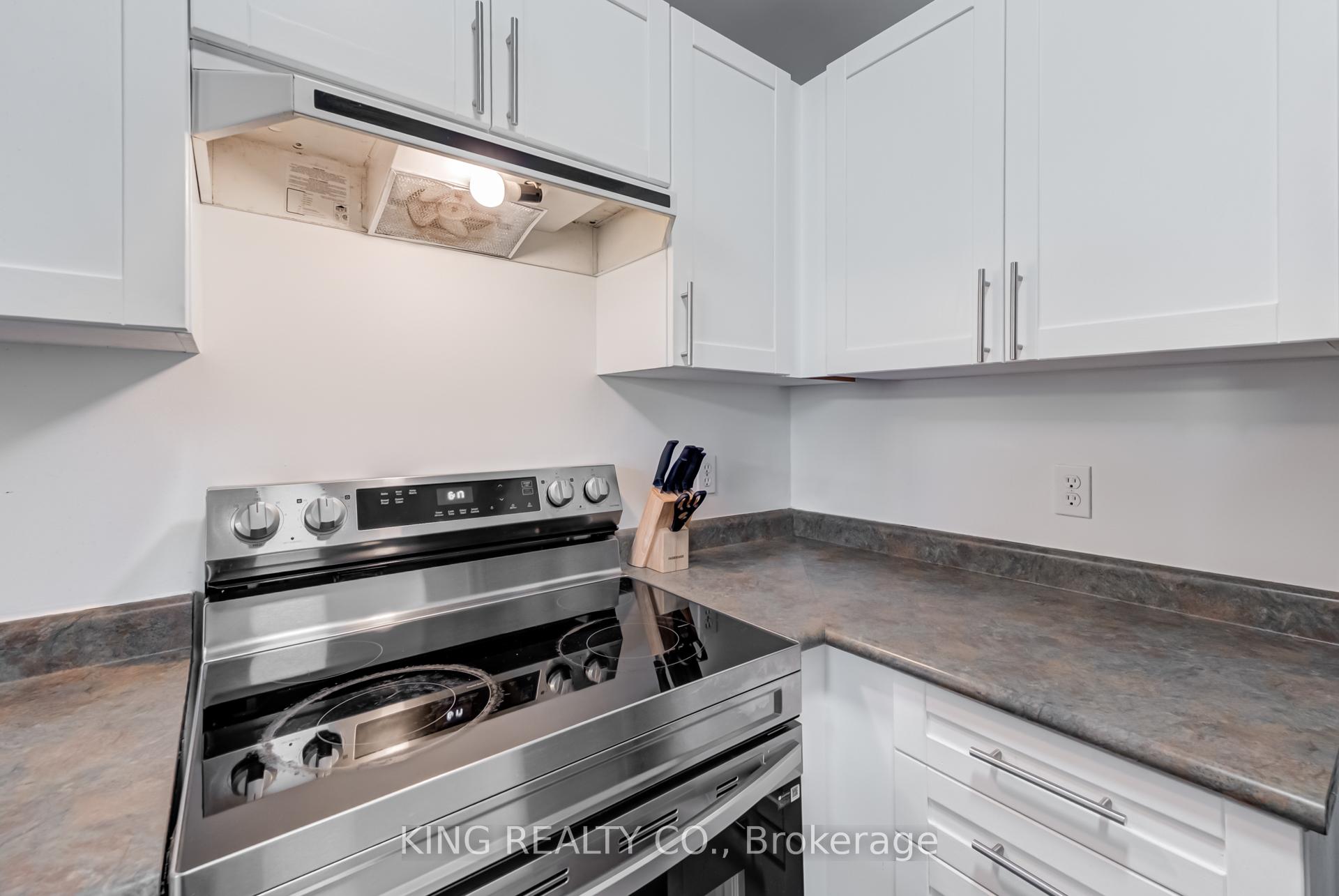 Photo 18 of 98 Connolly Street, Toronto, Weston-Pellam Park — HOMEH