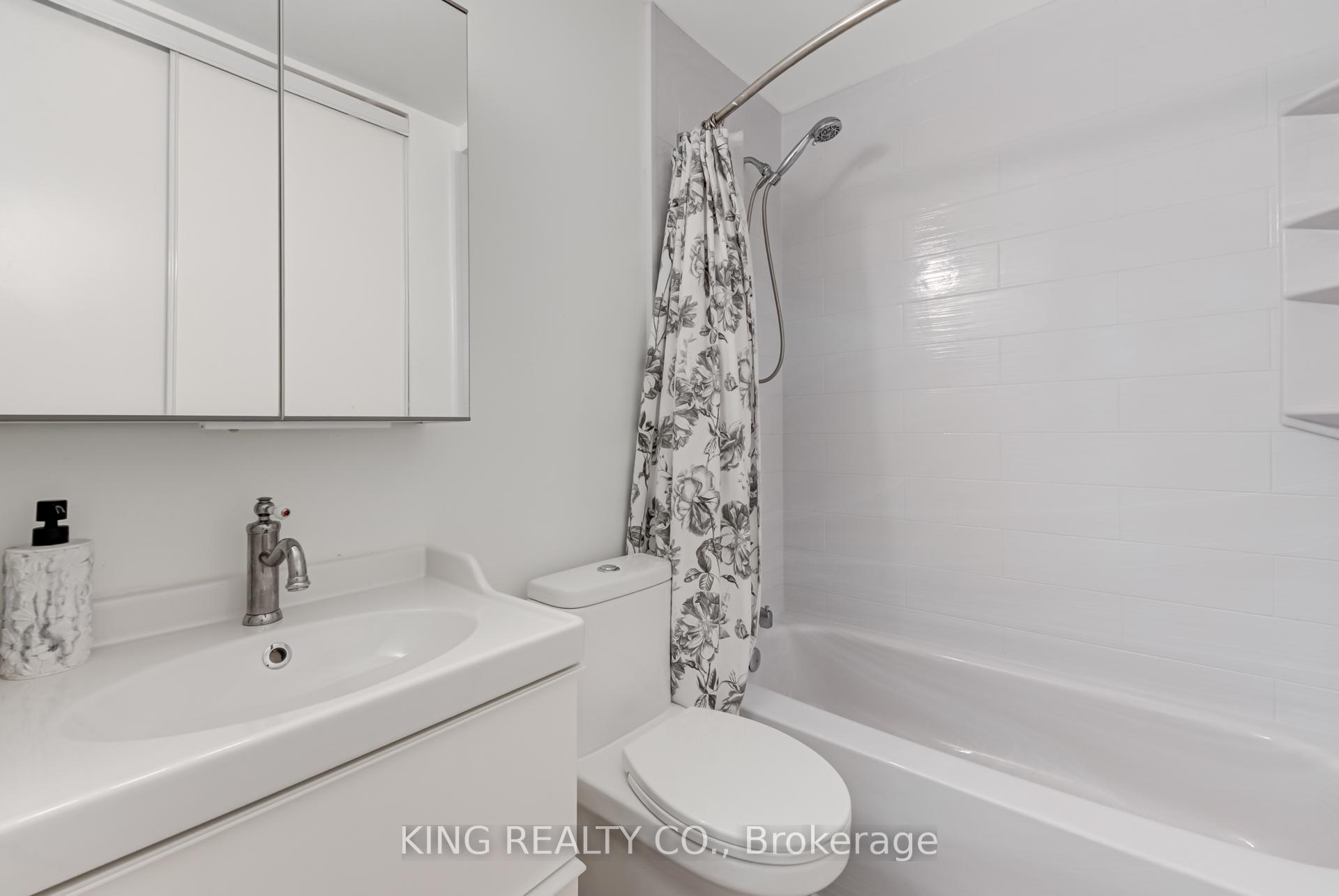 Photo 26 of 98 Connolly Street, Toronto, Weston-Pellam Park — HOMEH