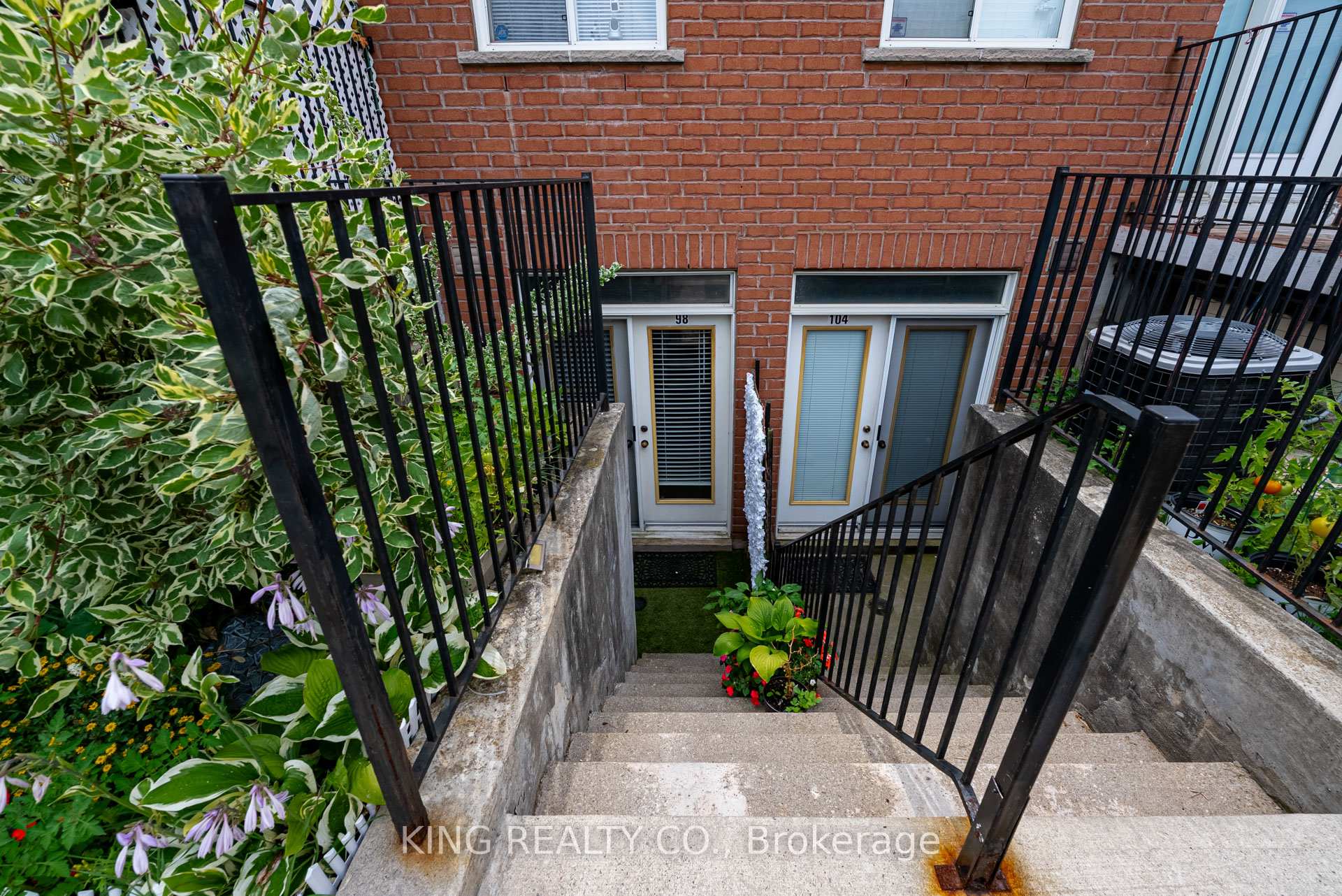 Photo 33 of 98 Connolly Street, Toronto, Weston-Pellam Park — HOMEH