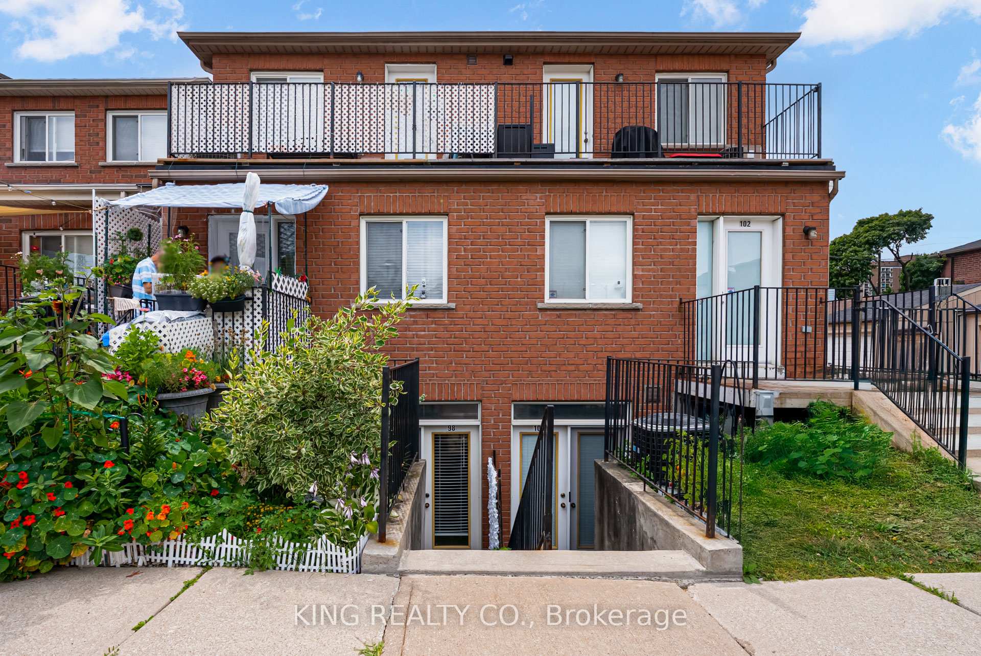 Photo 35 of 98 Connolly Street, Toronto, Weston-Pellam Park — HOMEH