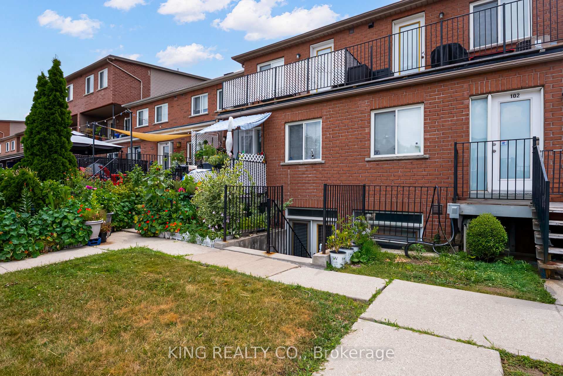 Photo 36 of 98 Connolly Street, Toronto, Weston-Pellam Park — HOMEH