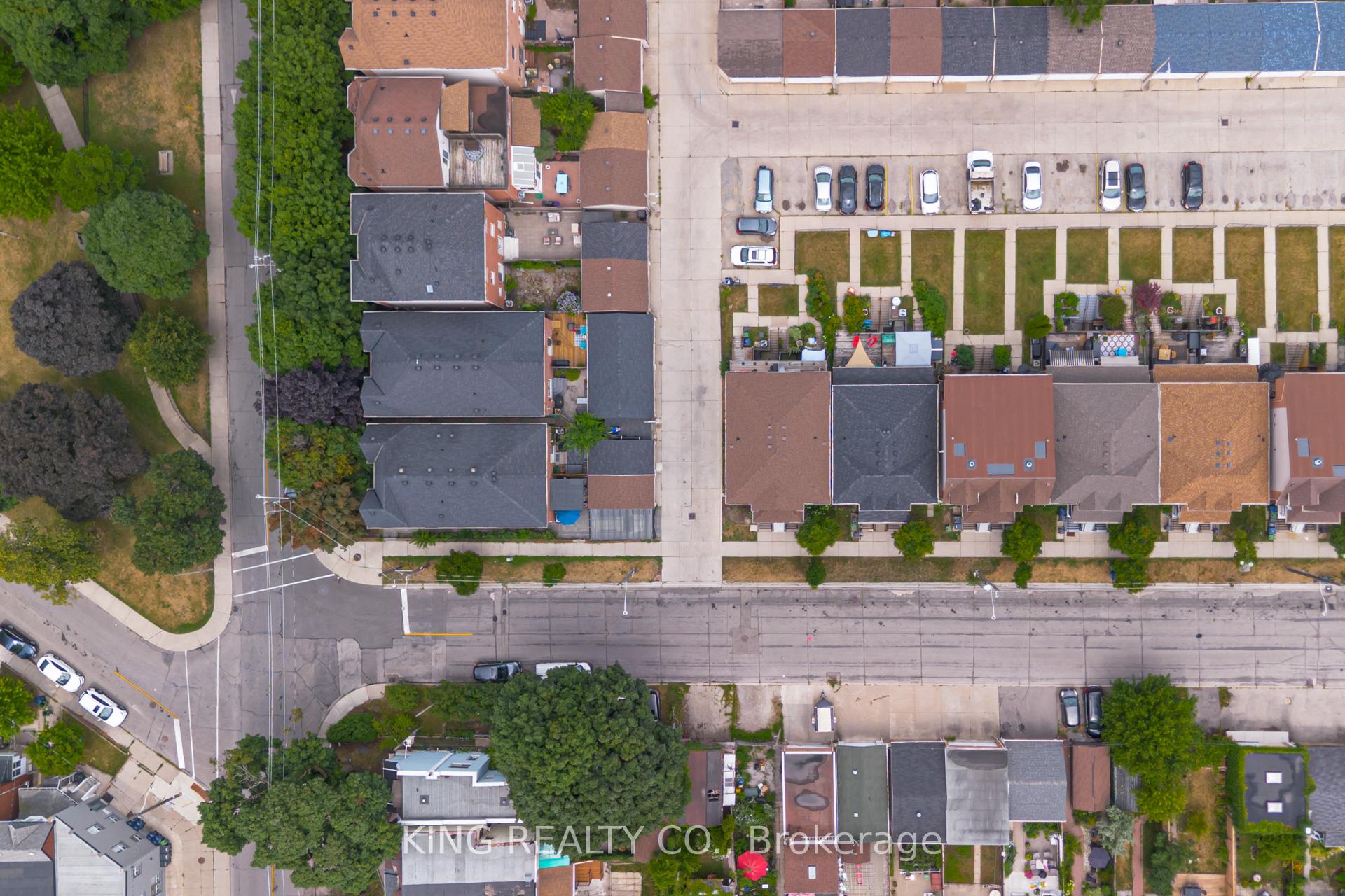 Photo 40 of 98 Connolly Street, Toronto, Weston-Pellam Park — HOMEH
