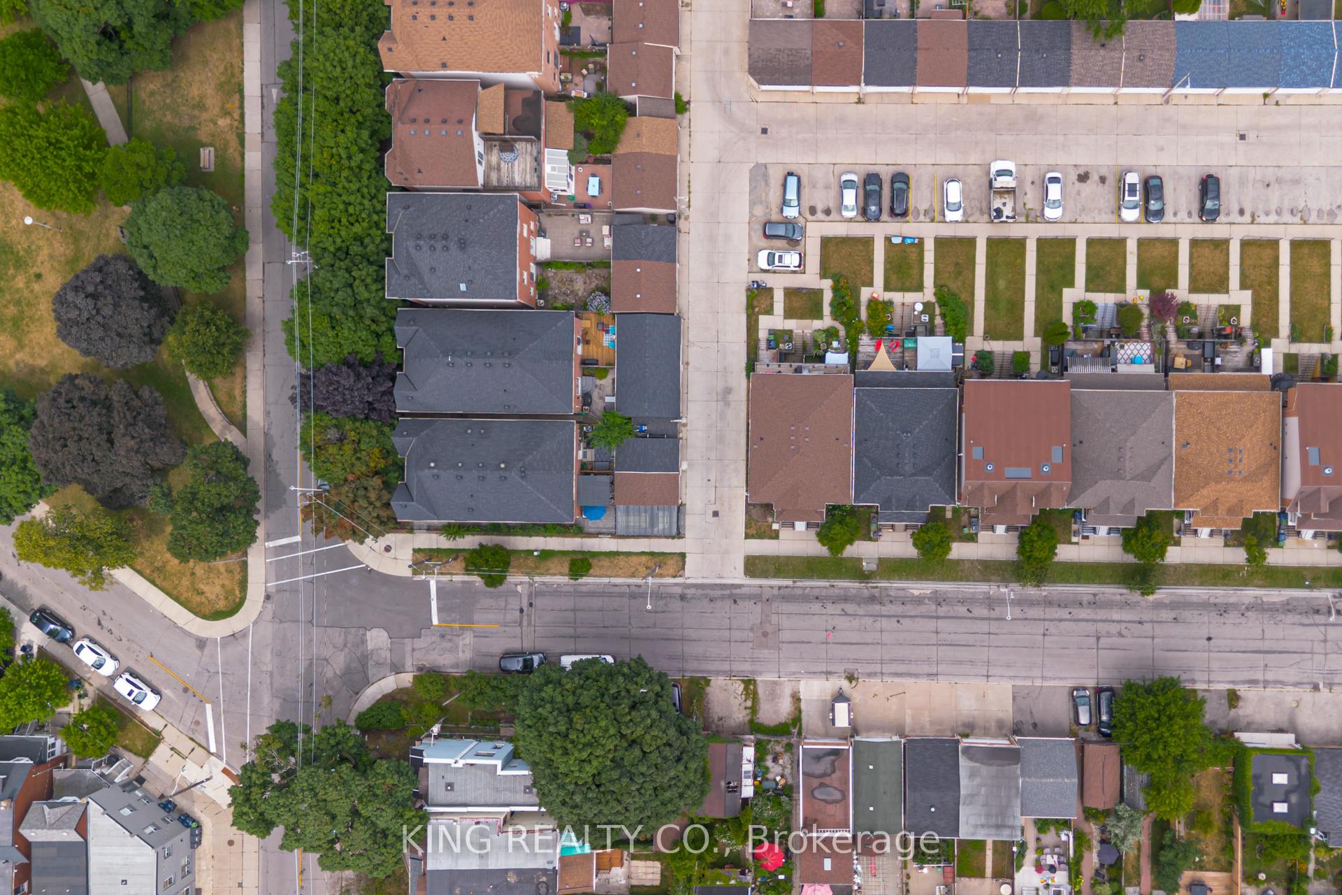 Photo 41 of 98 Connolly Street, Toronto, Weston-Pellam Park — HOMEH