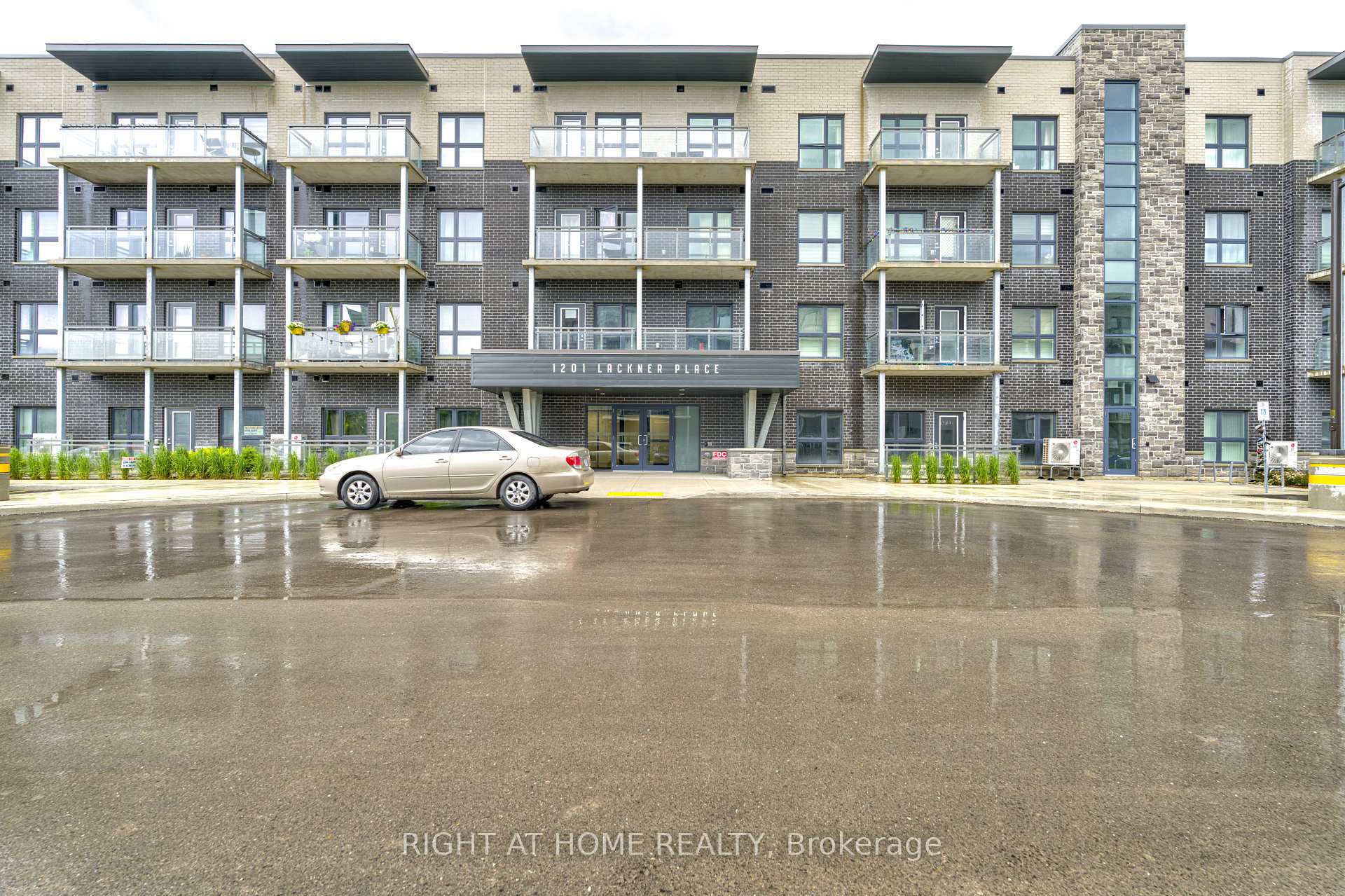 Photo 10 of Unit 304, 1201 Lackner Place, Kitchener — HOMEH