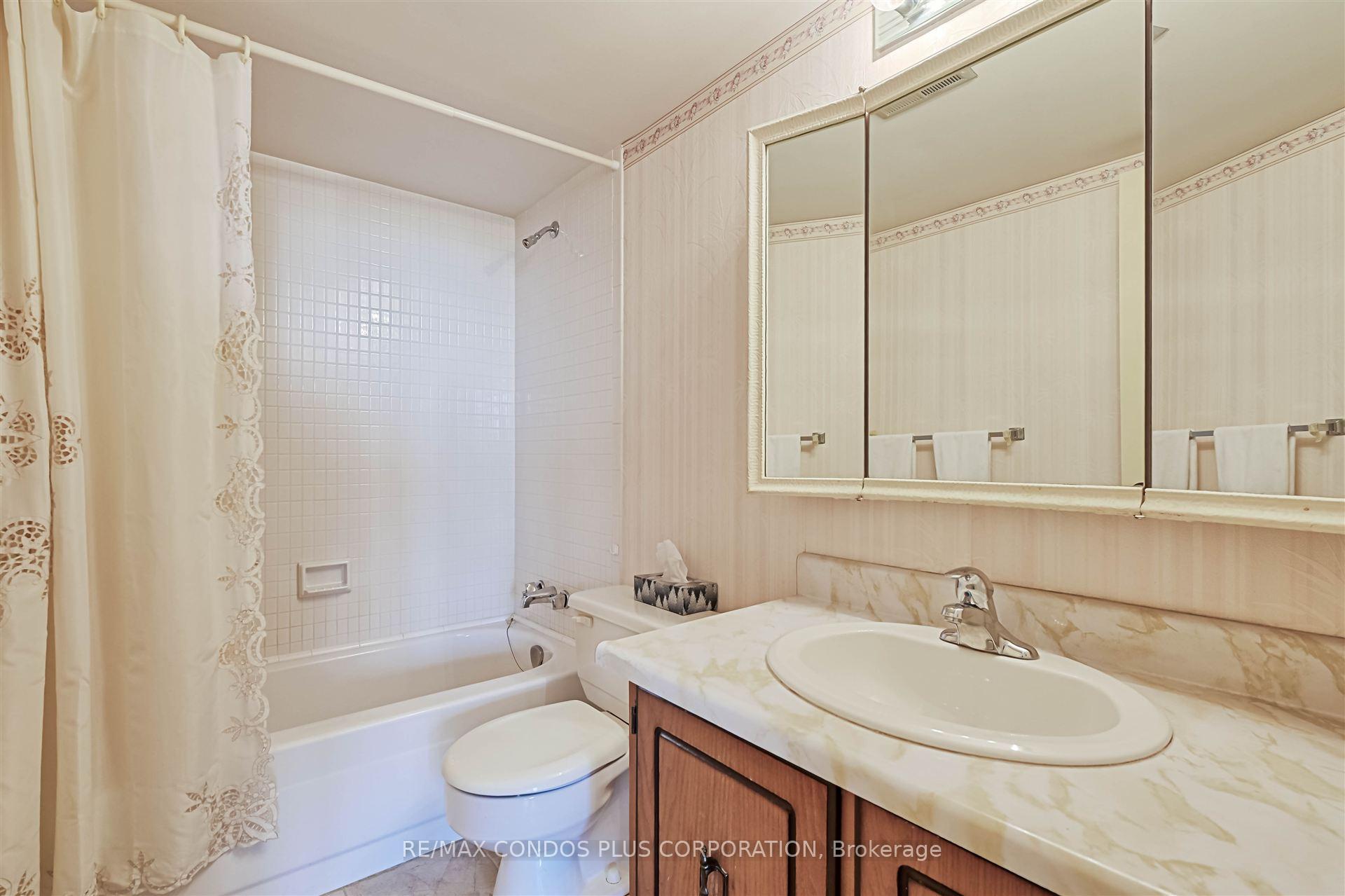 Photo 14 of Unit #1106, 8111 Yonge Street, Markham, Royal Orchard — HOMEH