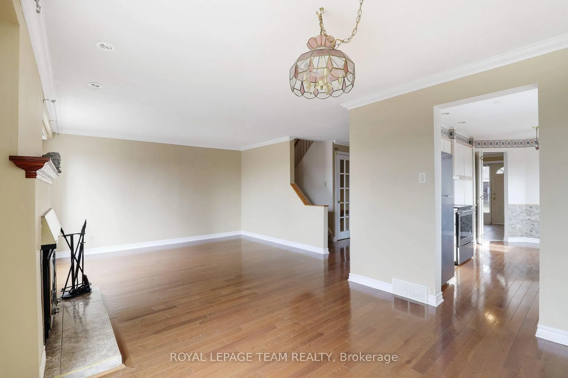 Photo 10 of 1136 Des Bouleaux Place, Ottawa, Convent Glen North — HOMEH
