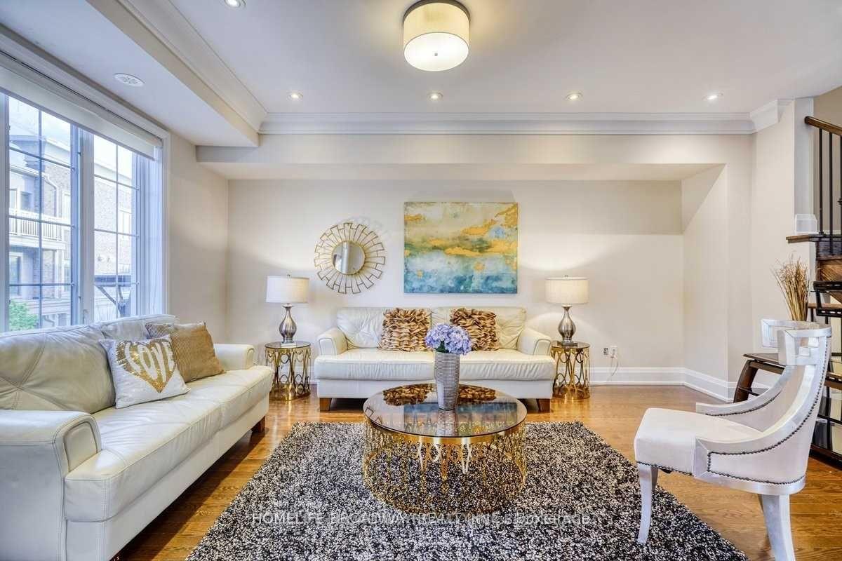 Photo 11 of 1 Mildred Temple Way, Markham, Unionville — HOMEH