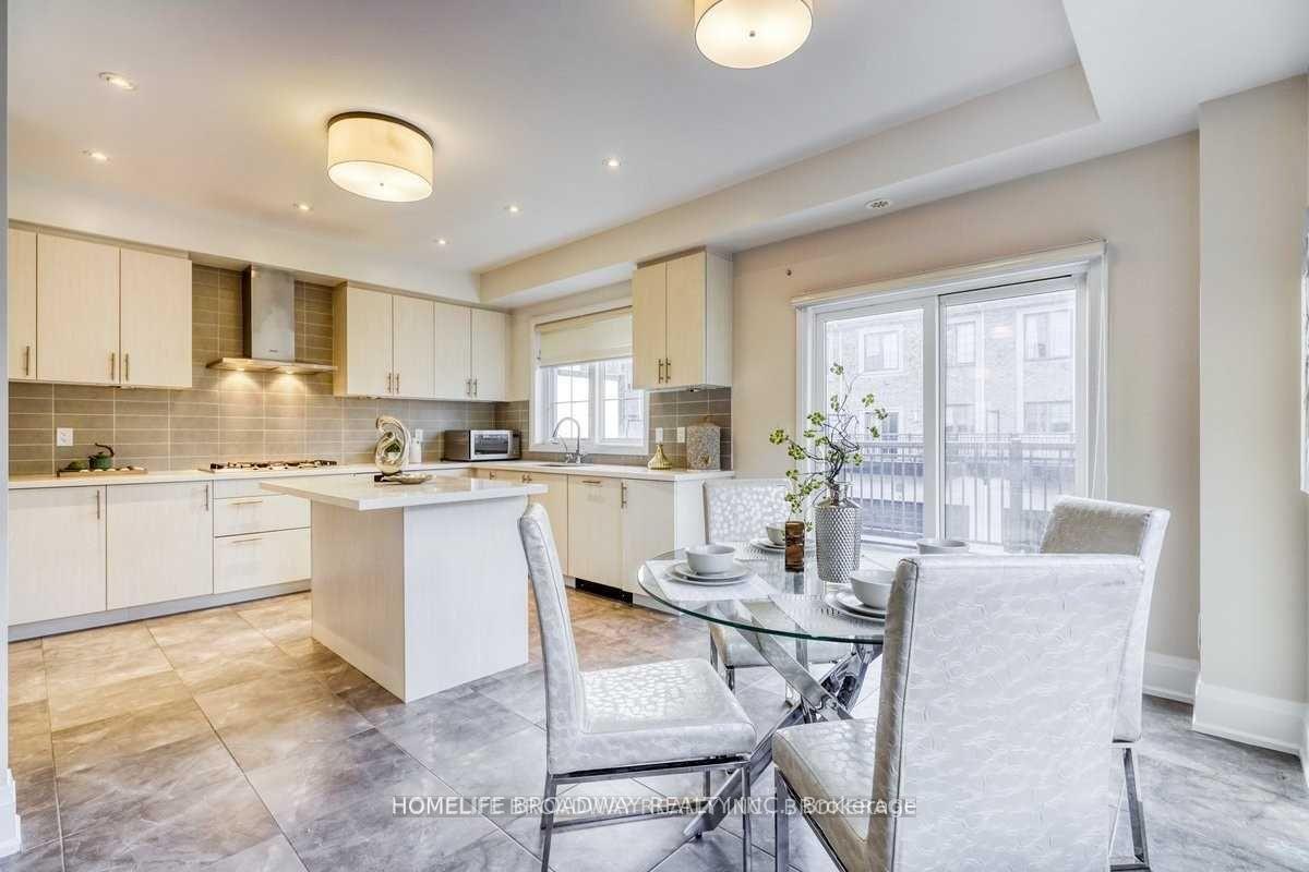 Photo 12 of 1 Mildred Temple Way, Markham, Unionville — HOMEH