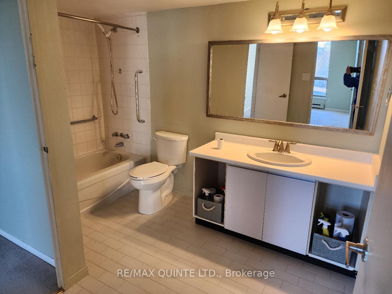 Photo 14 of Unit 605, 344 Front Street, Belleville, Belleville Ward — HOMEH
