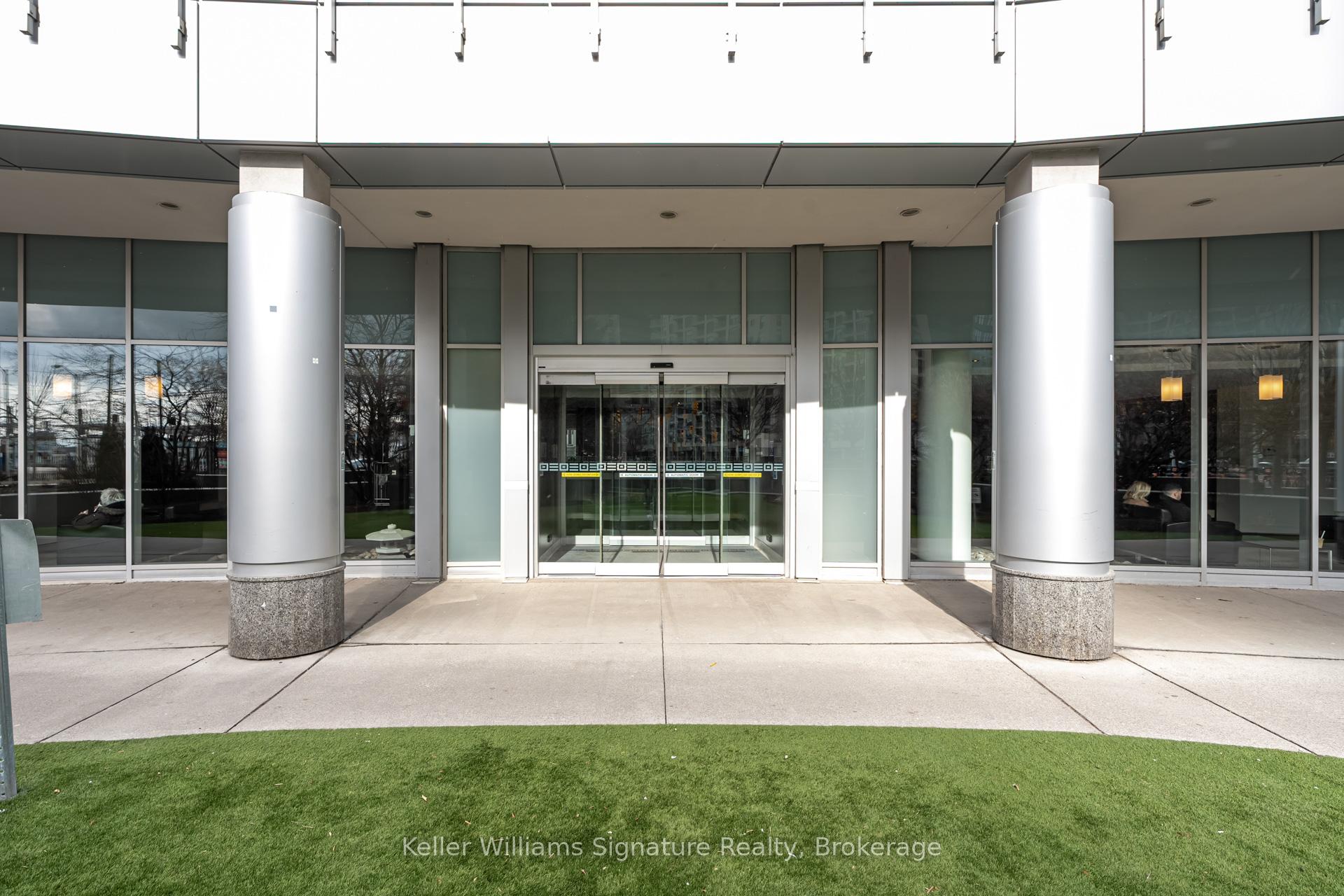Photo 5 of Unit 1010, 8 York Street, Toronto, Waterfront Communities — HOMEH