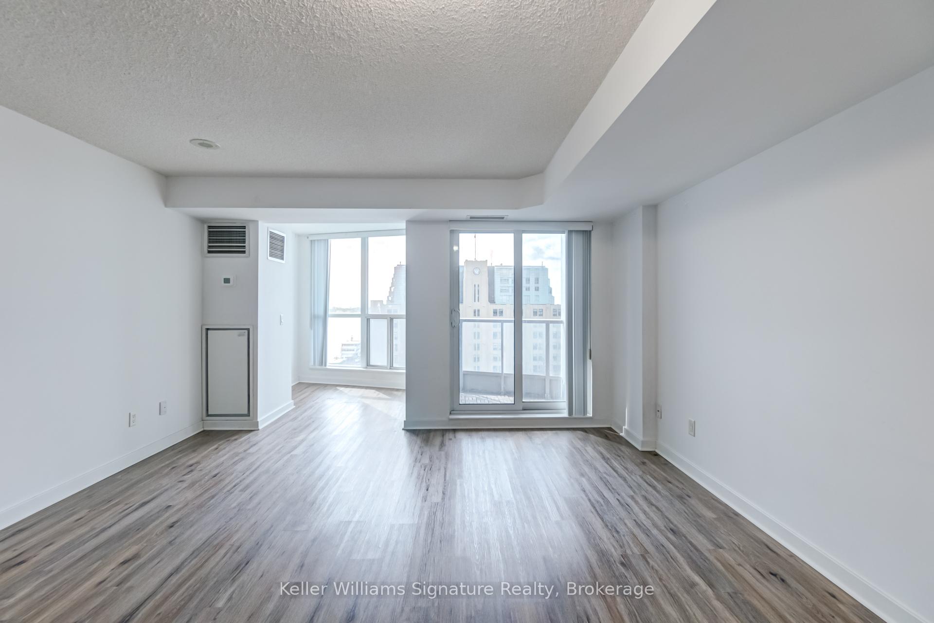 Photo 15 of Unit 1010, 8 York Street, Toronto, Waterfront Communities — HOMEH