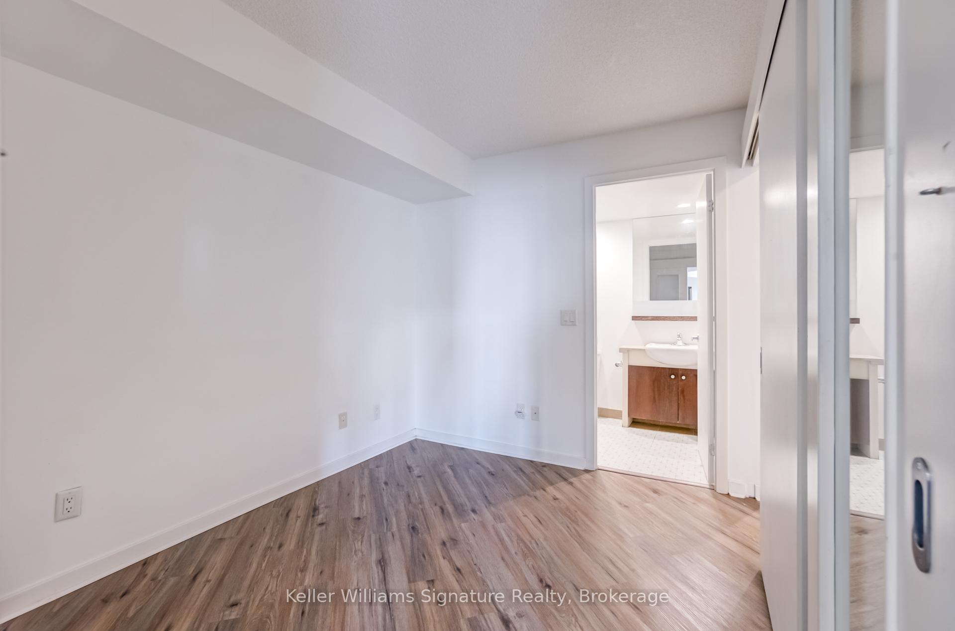 Photo 24 of Unit 1010, 8 York Street, Toronto, Waterfront Communities — HOMEH