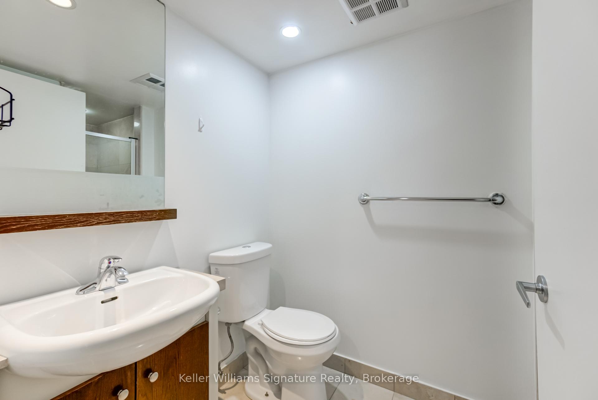 Photo 34 of Unit 1010, 8 York Street, Toronto, Waterfront Communities — HOMEH