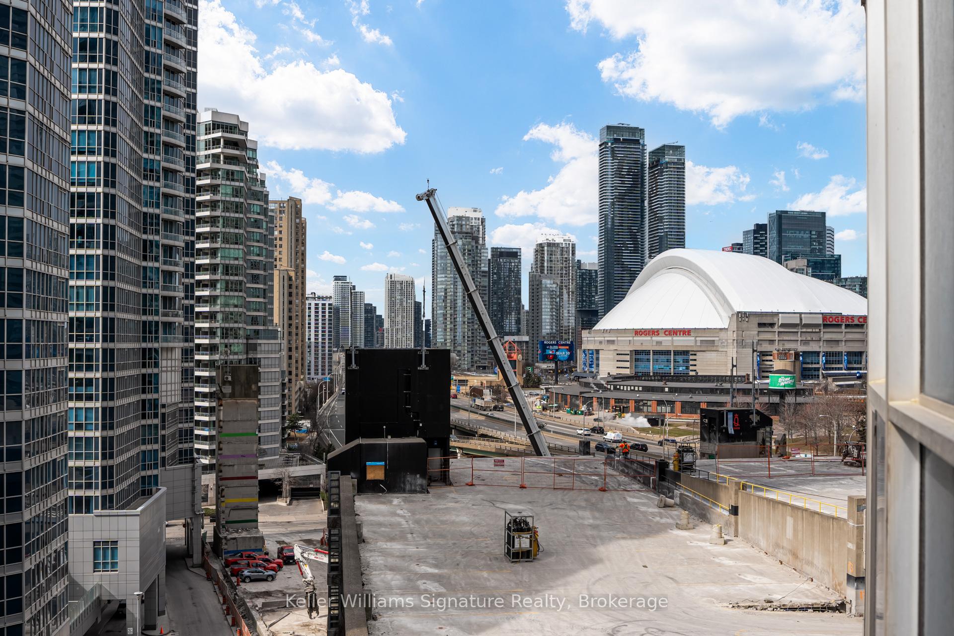 Photo 39 of Unit 1010, 8 York Street, Toronto, Waterfront Communities — HOMEH