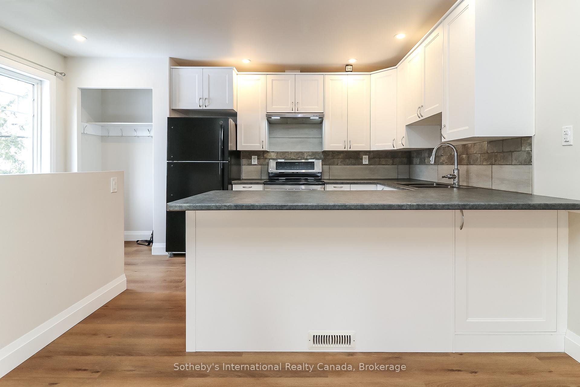 Photo 15 of Unit B, 58 Cedar Street, Collingwood — HOMEH