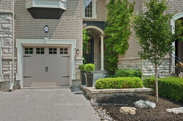 Photo 4 of 25 Senator Court, Aurora, Aurora Heights — HOMEH