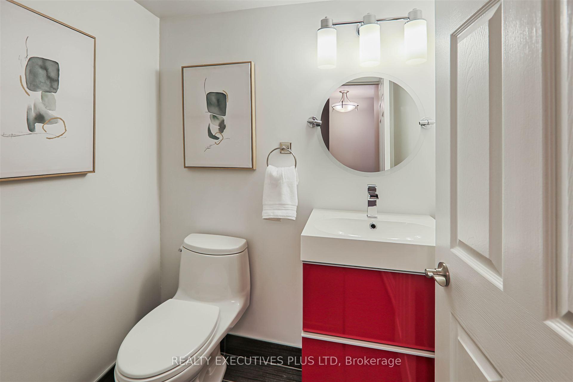 Photo 8 of Unit 9, 98 Redpath Avenue, Toronto, Mount Pleasant West — HOMEH