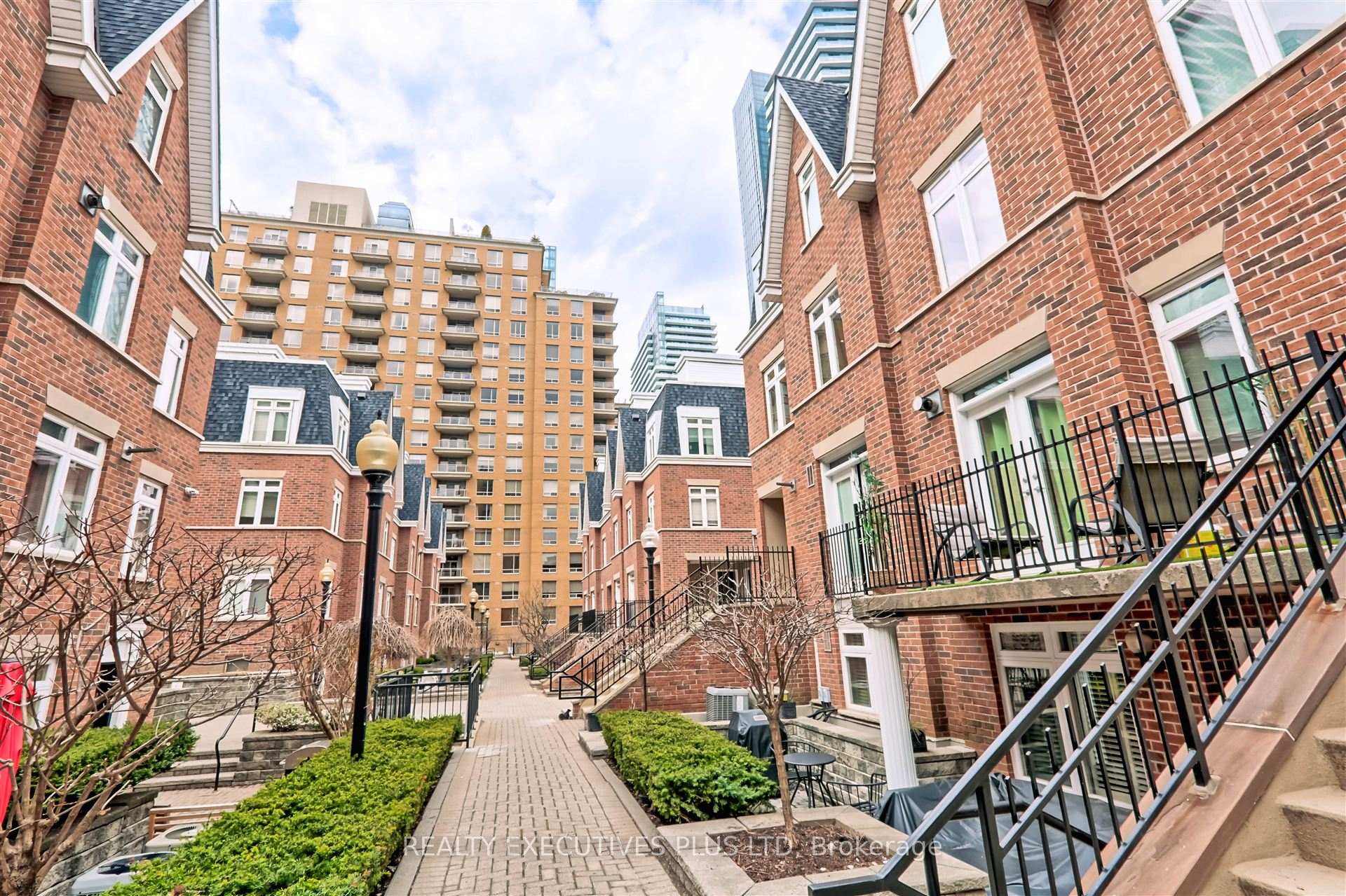 Photo 20 of Unit 9, 98 Redpath Avenue, Toronto, Mount Pleasant West — HOMEH