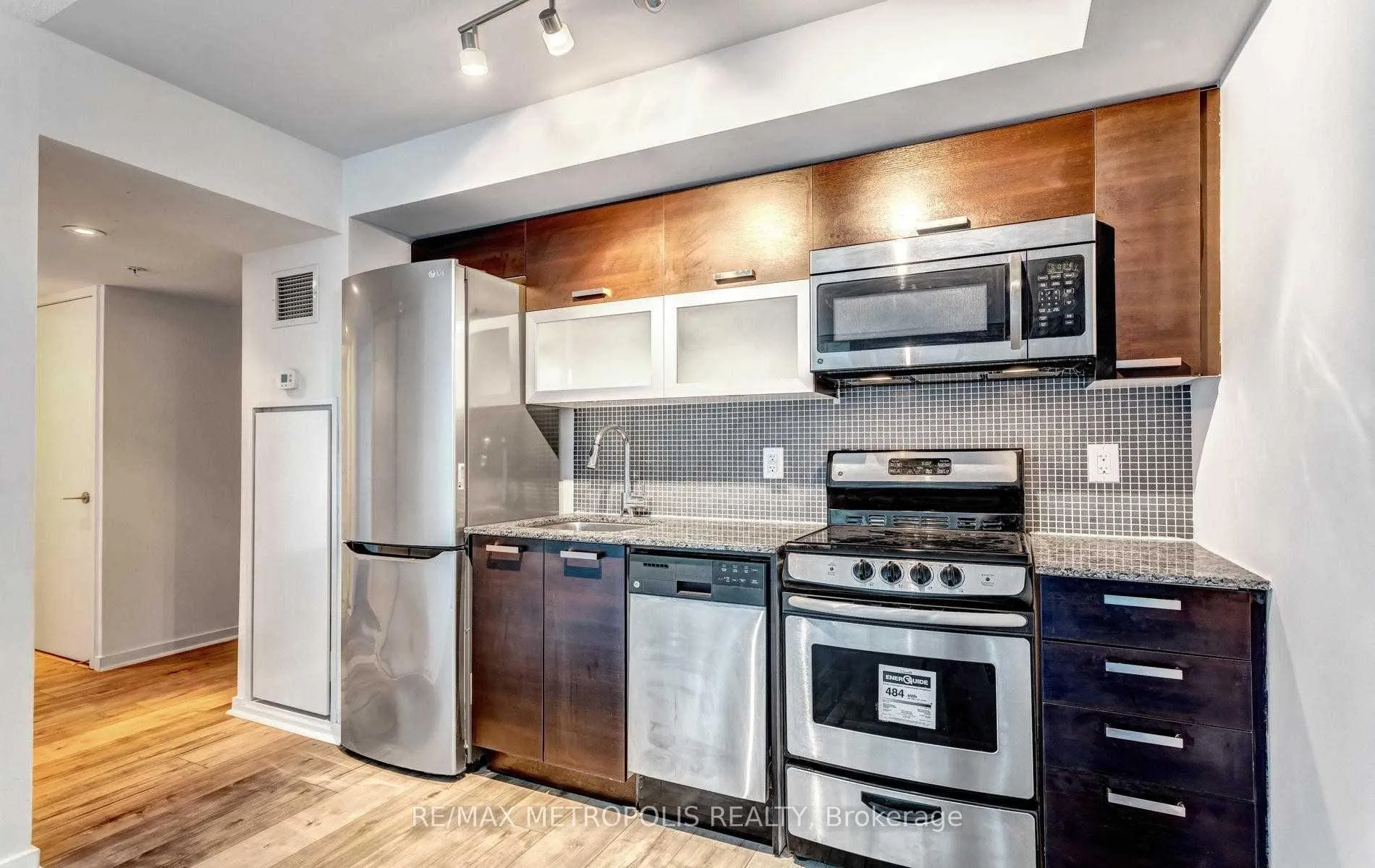 Photo 5 of Unit 712E, 36 Lisgar Street, Toronto, Little Portugal — HOMEH