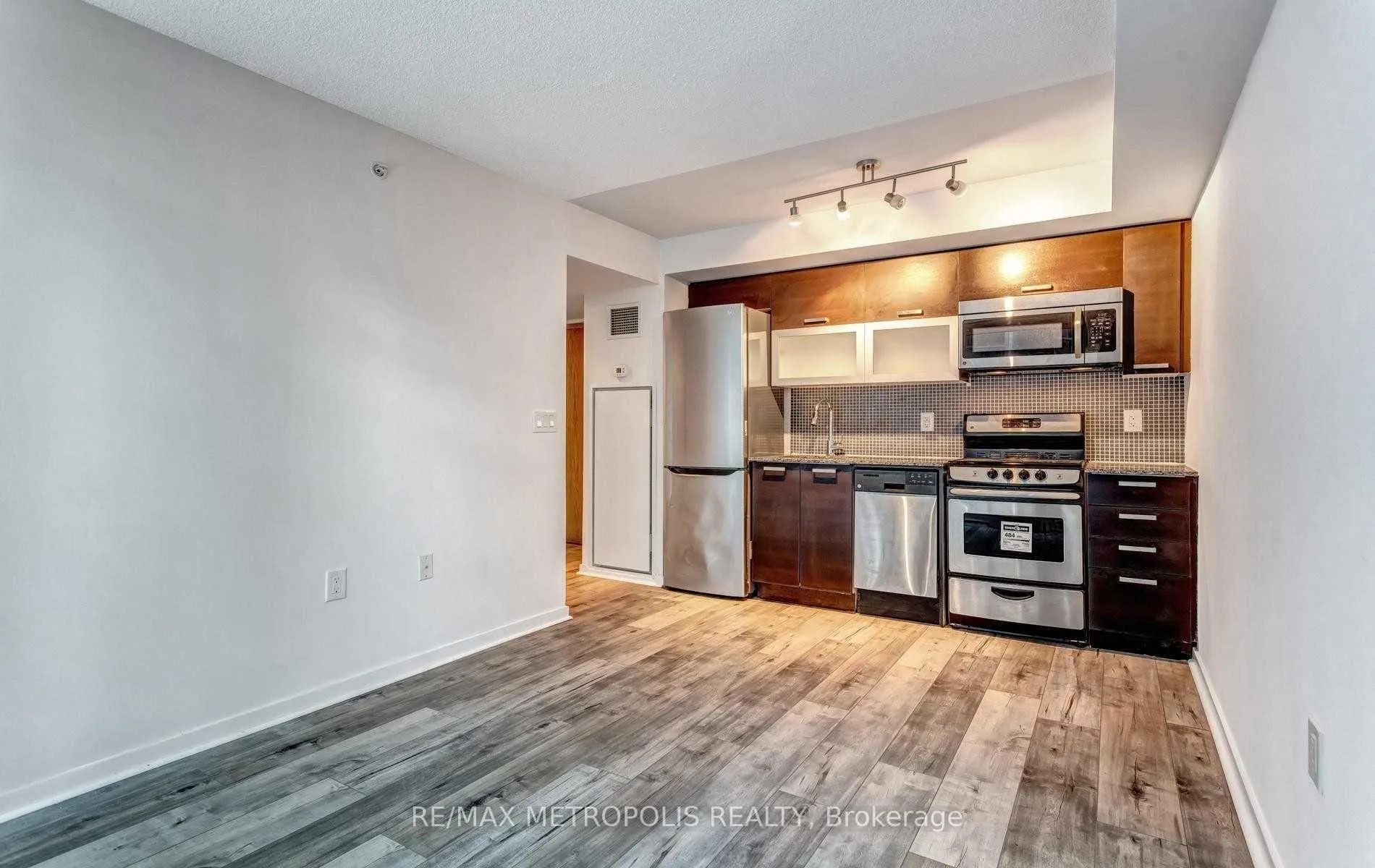 Photo 6 of Unit 712E, 36 Lisgar Street, Toronto, Little Portugal — HOMEH